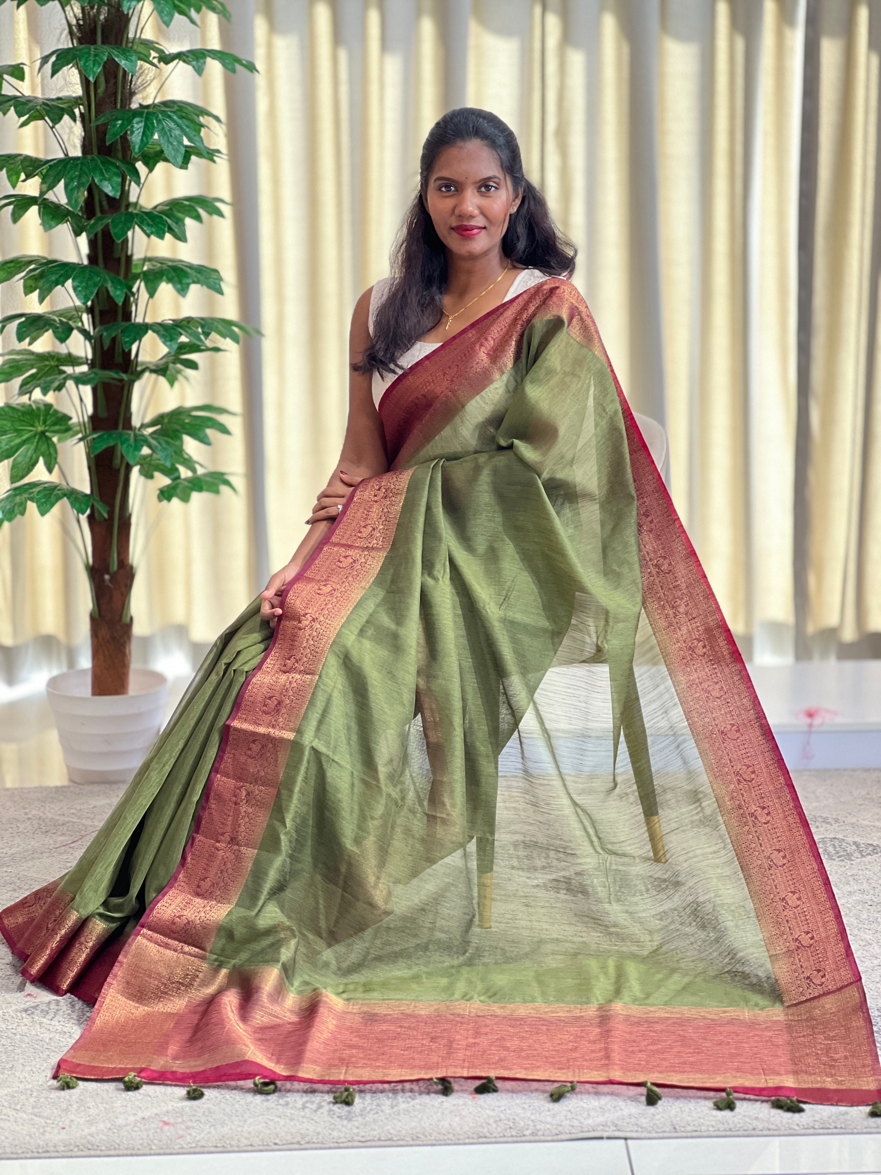 Golden Zari Weaved Border Pattern Linen Finish Saree | YNG1289