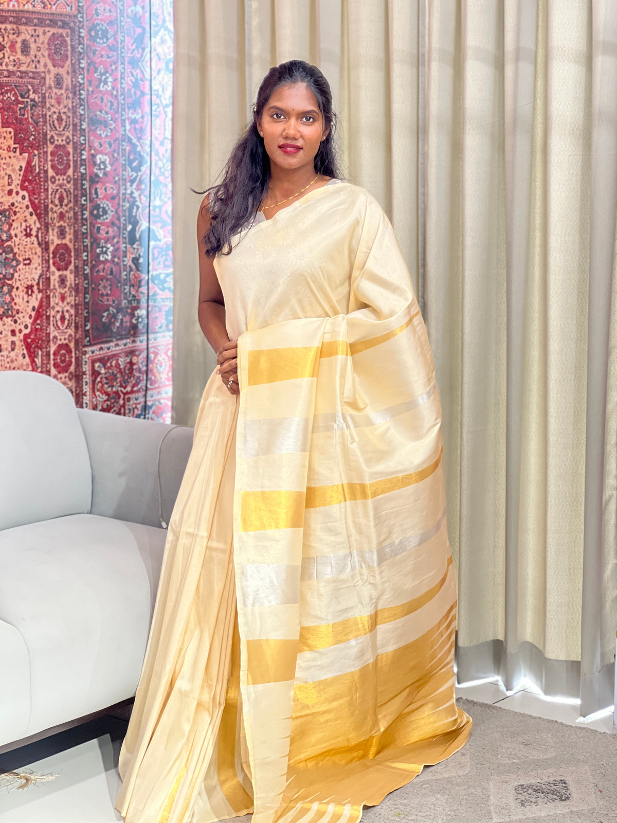 Silver & Golden Zari Woven Temple Border Pattern Semi Silk Saree | HT548