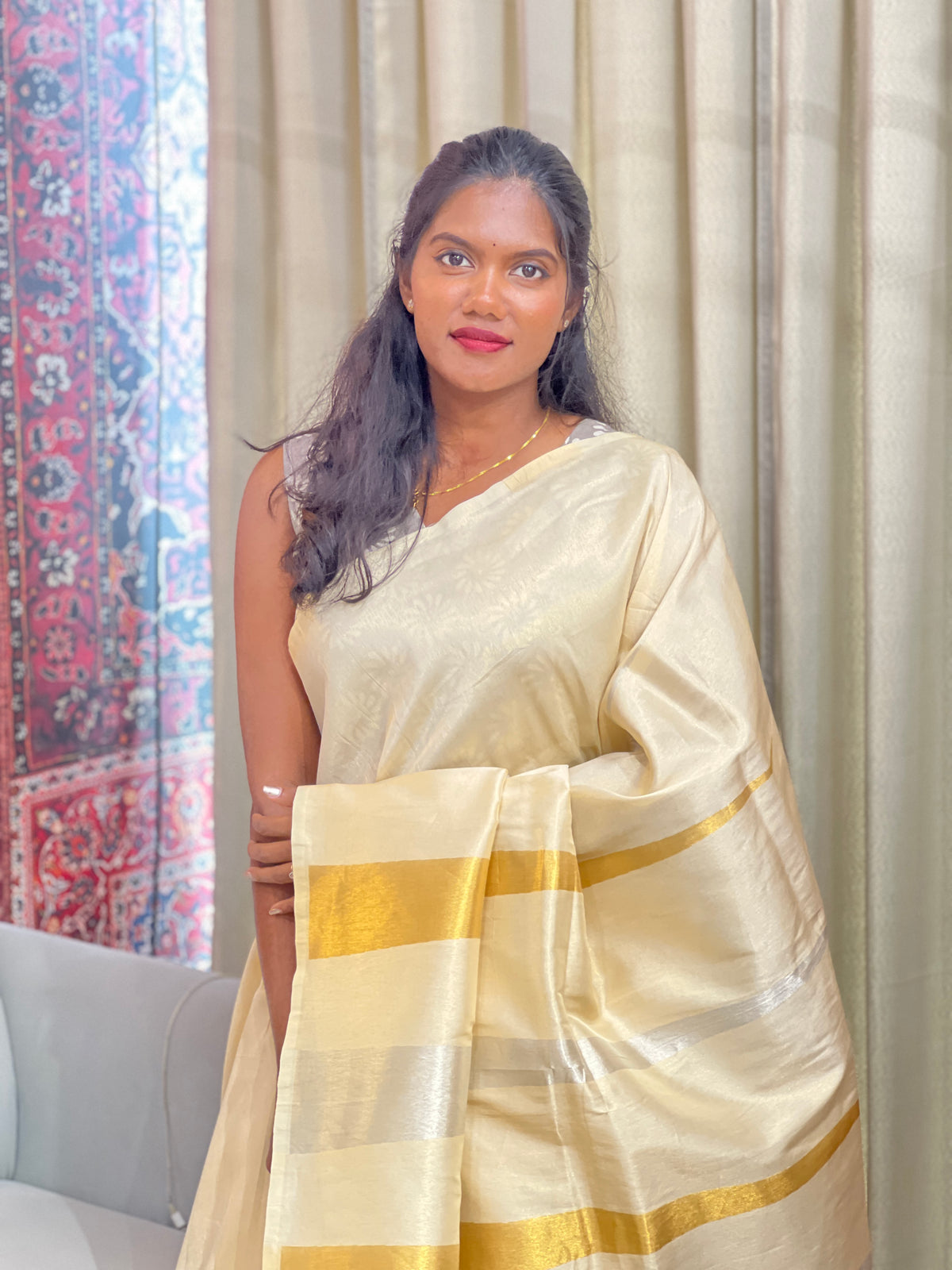 Silver & Golden Zari Woven Temple Border Pattern Semi Silk Saree | HT548