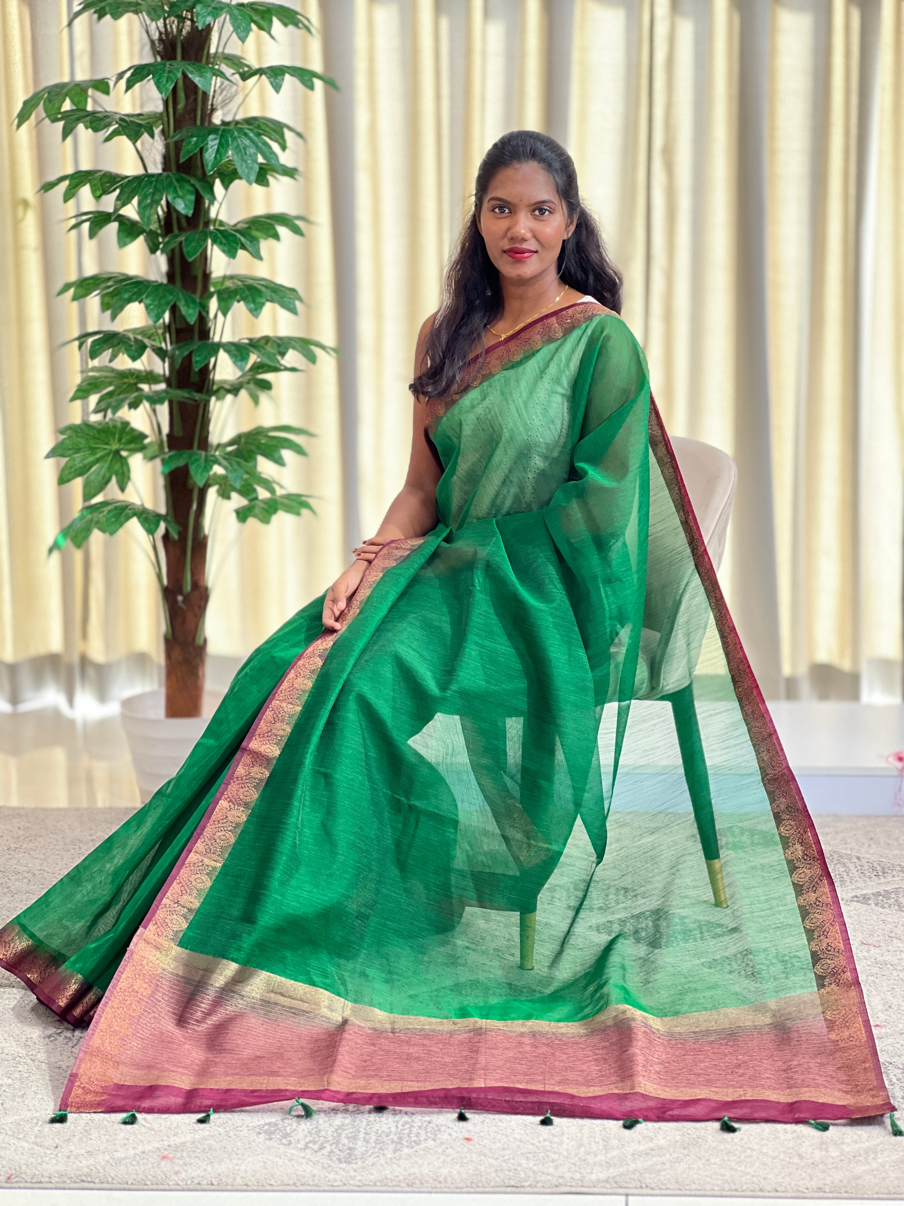Golden Zari Weaved Border Pattern Linen Finish Saree | YNG1311