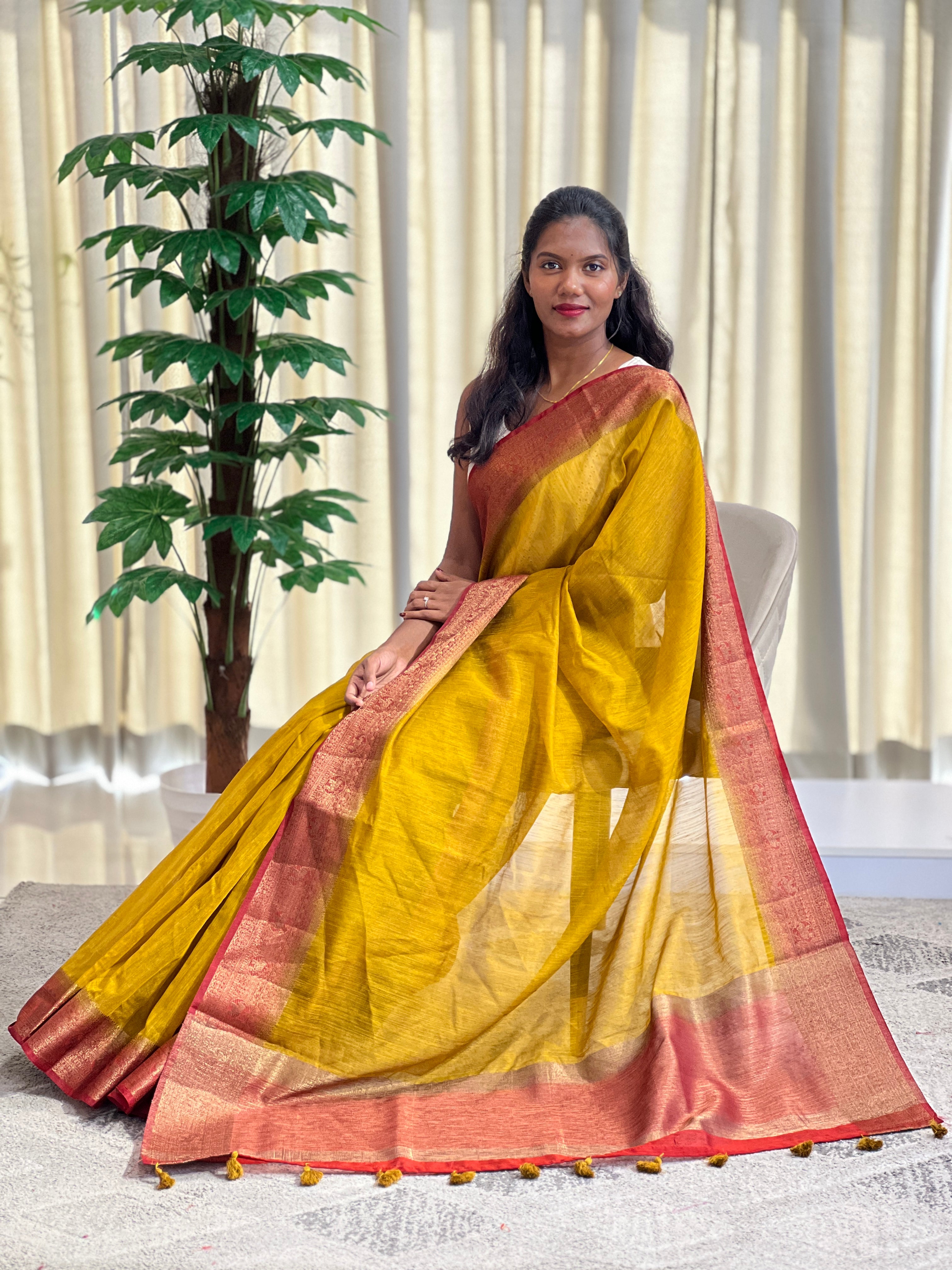 Golden Zari Weaved Border Pattern Linen Finish Saree | YNG1292