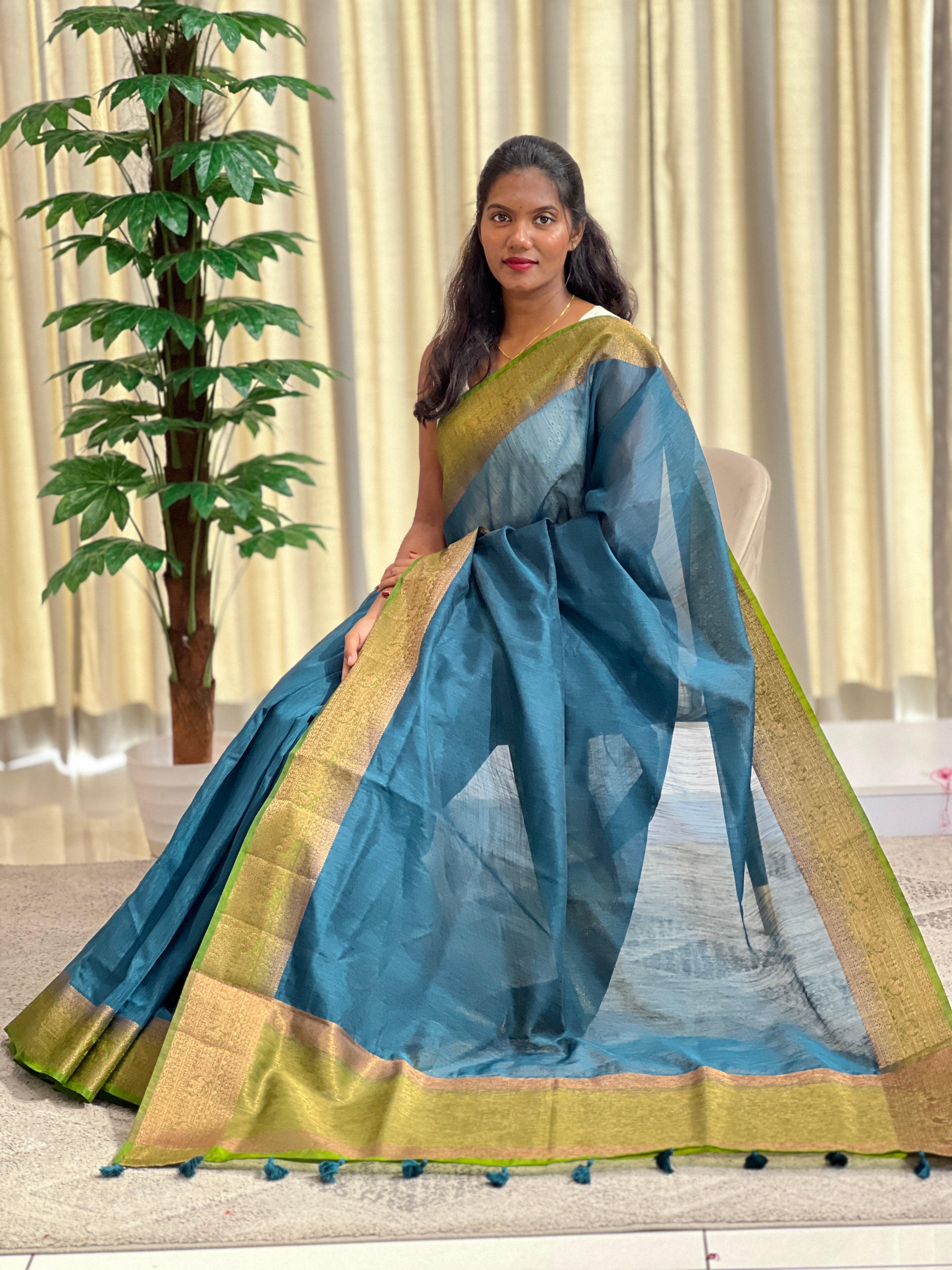 Golden Zari Weaved Border Pattern Linen Finish Saree | YNG1290
