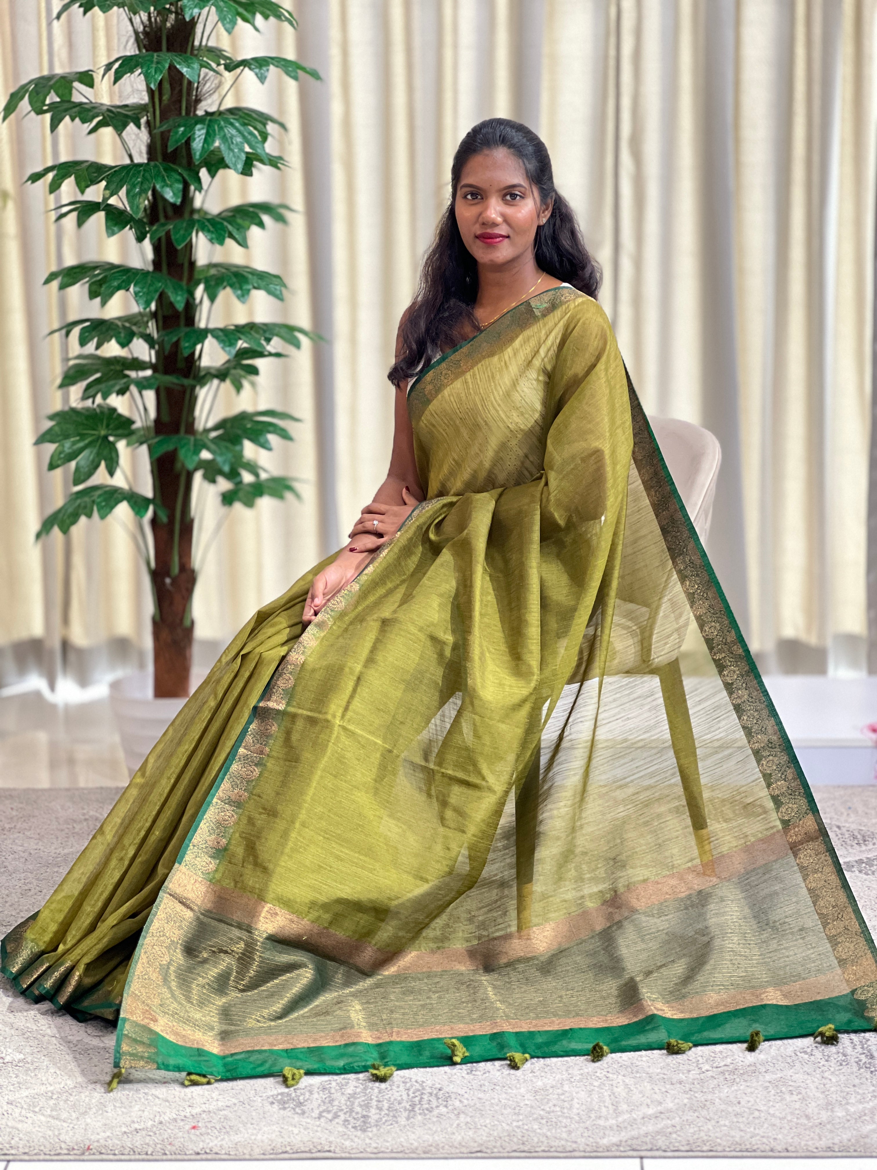 Golden Zari Weaved Border Pattern Linen Finish Saree | YNG1308