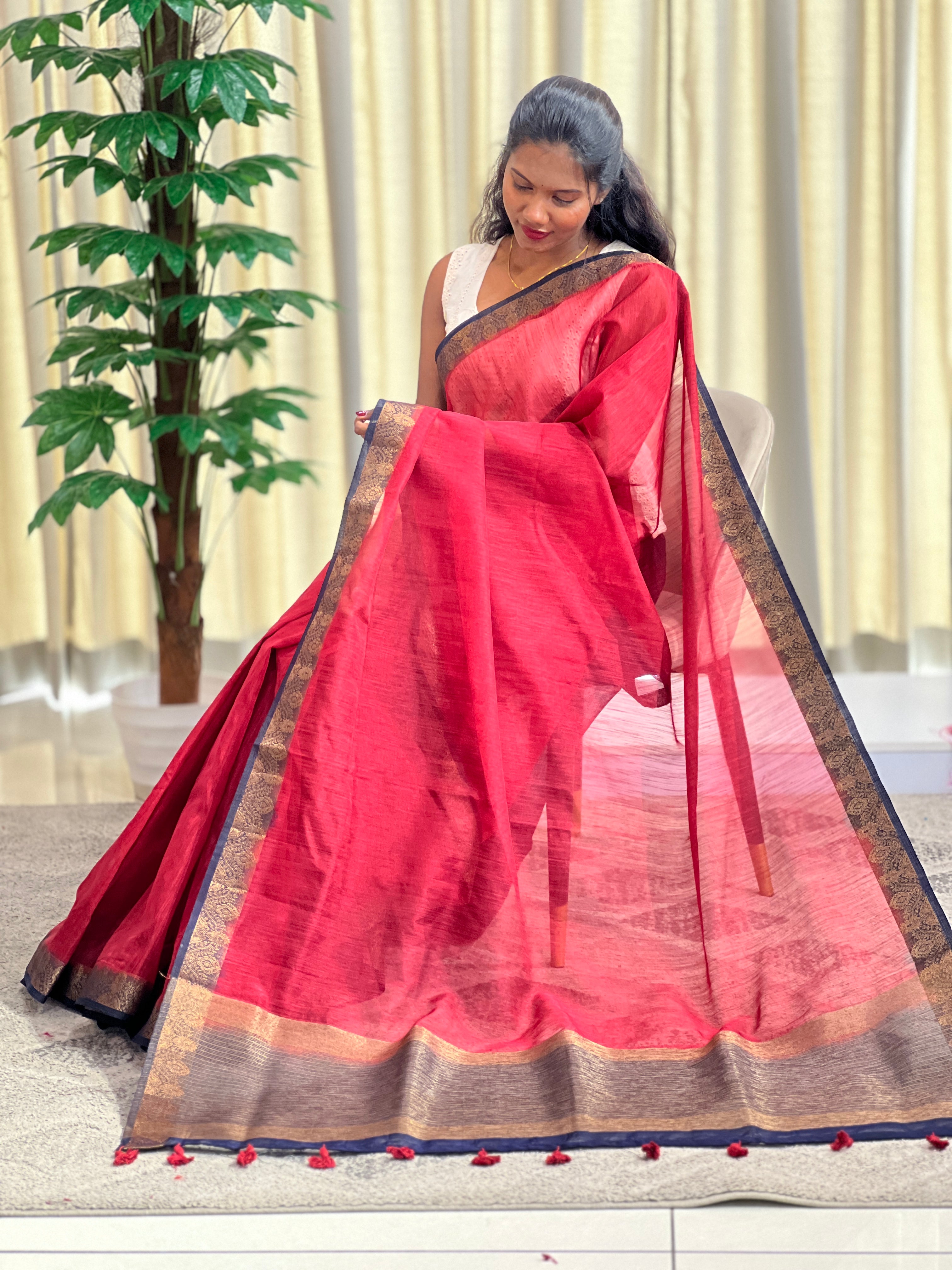 Golden Zari Weaved Border Pattern Linen Finish Saree | YNG1309