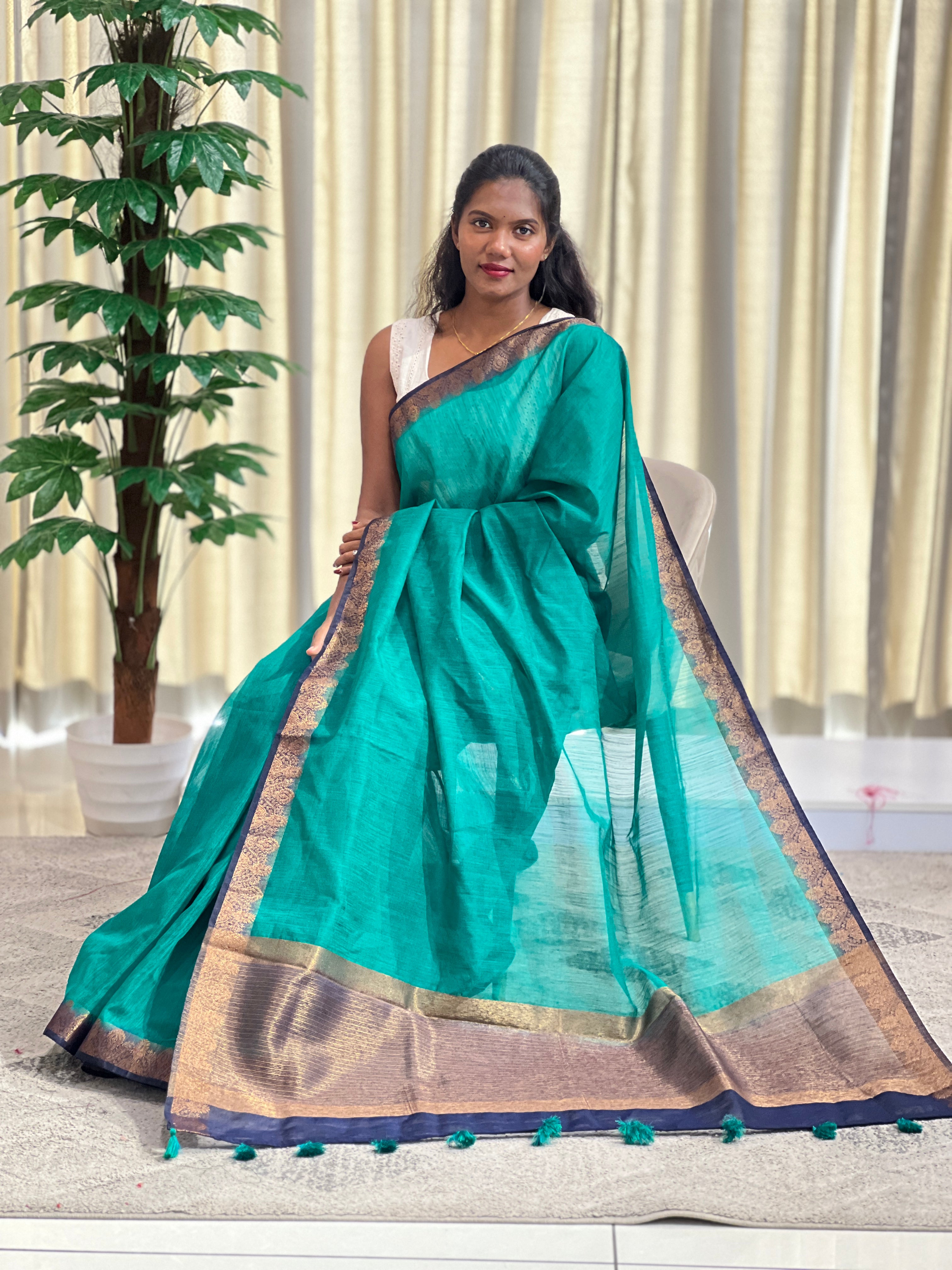 Golden Zari Weaved Border Pattern Linen Finish Saree | YNG1300