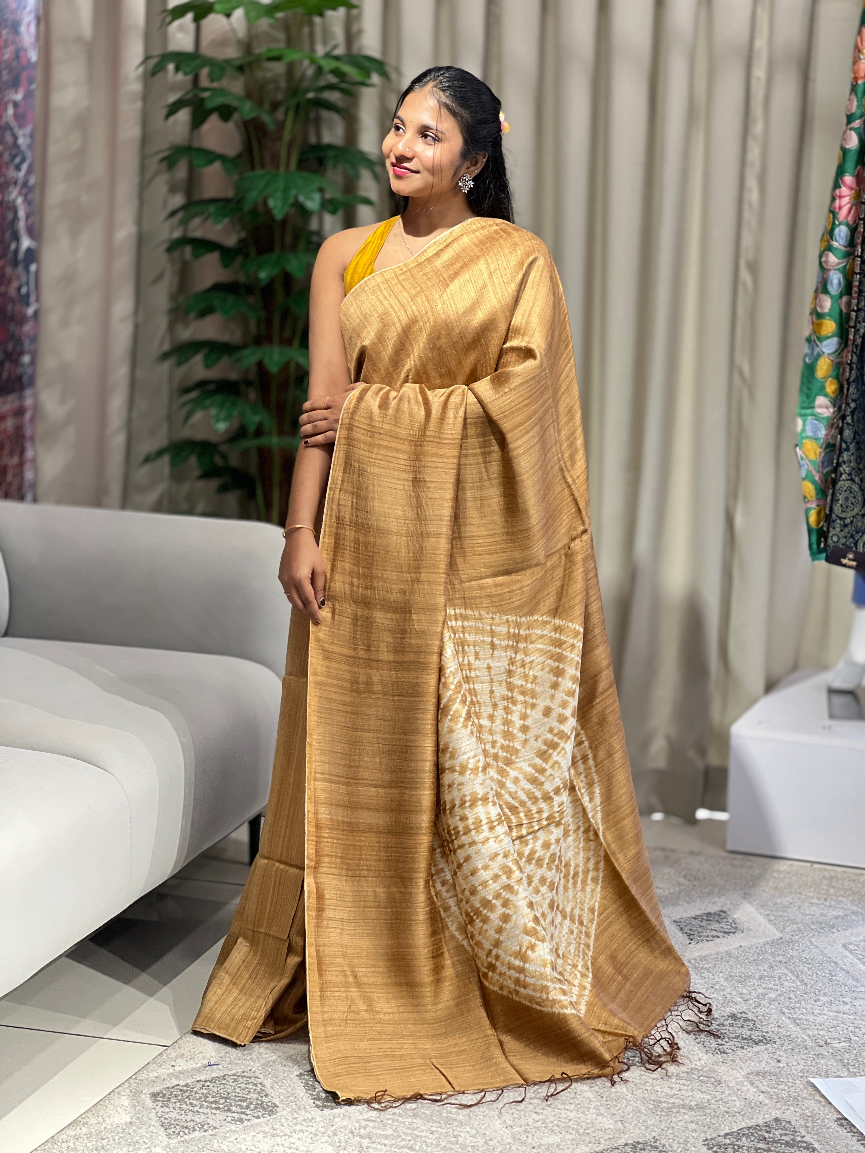 Hand Tie & Dye Detailed Jute Saree | RGD744