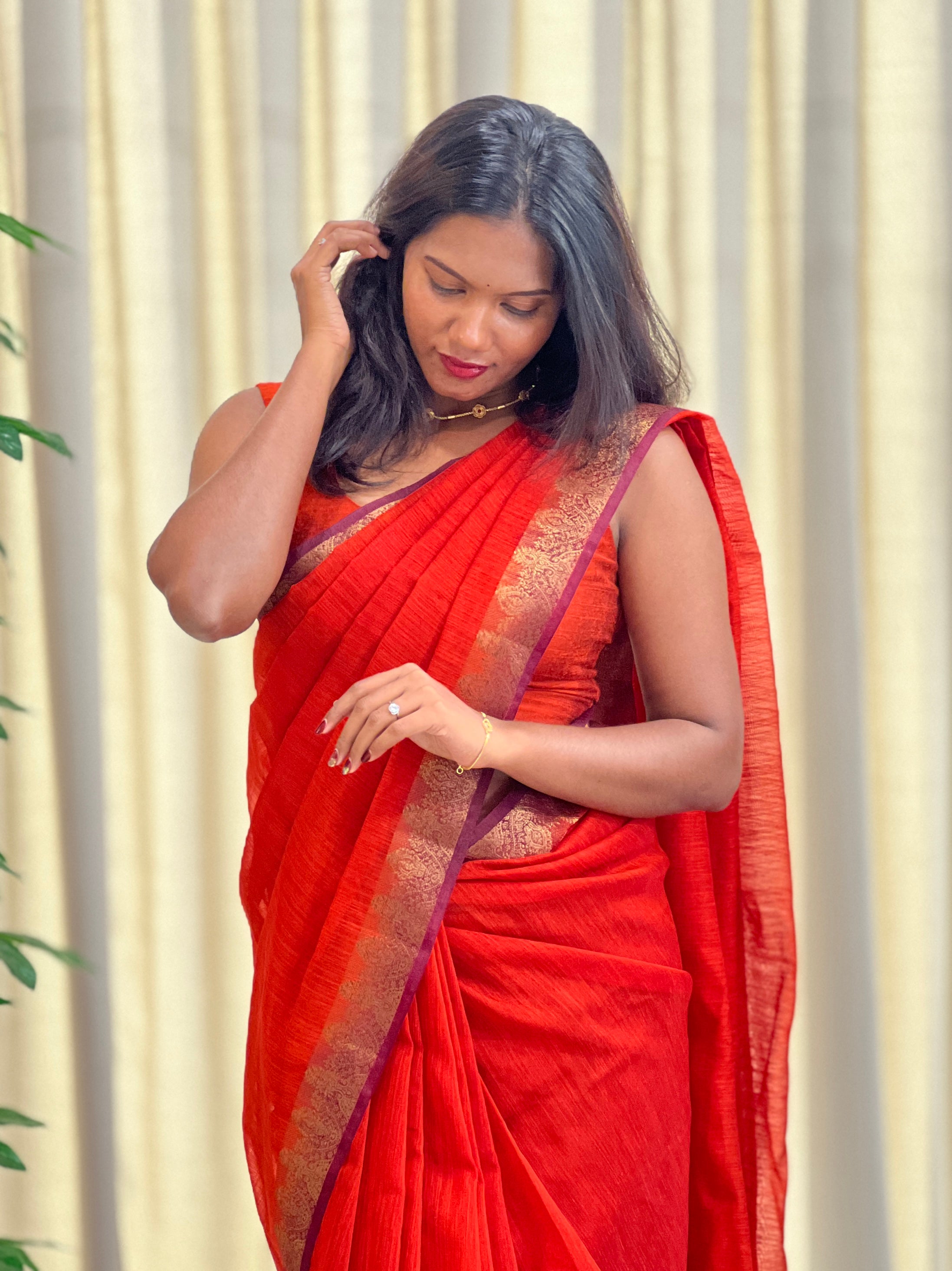 Golden Zari Weaved Border Pattern Linen Finish Saree | YNG1305