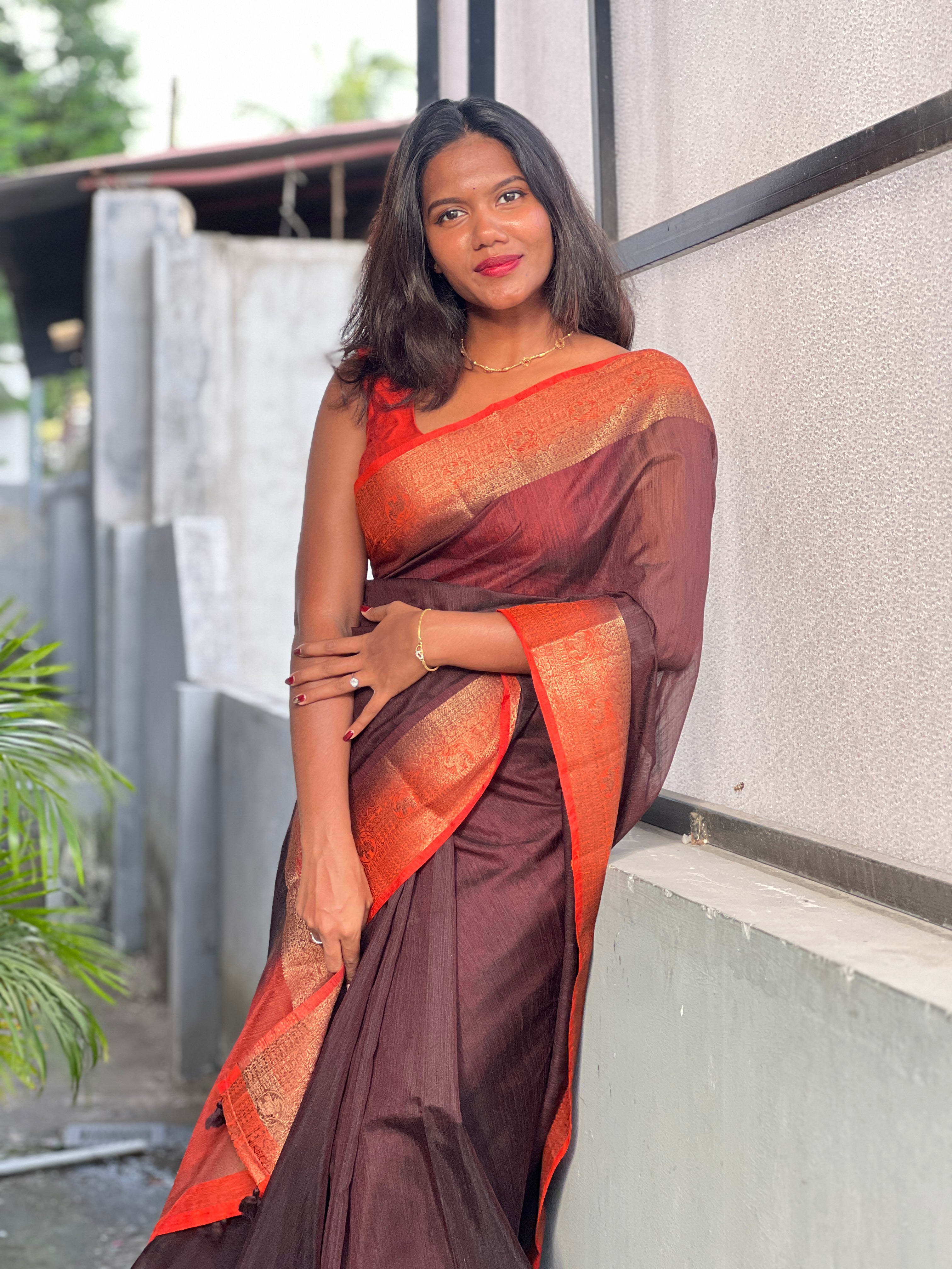 Golden Zari Weaved Border Pattern Linen Finish Saree | YNG1296
