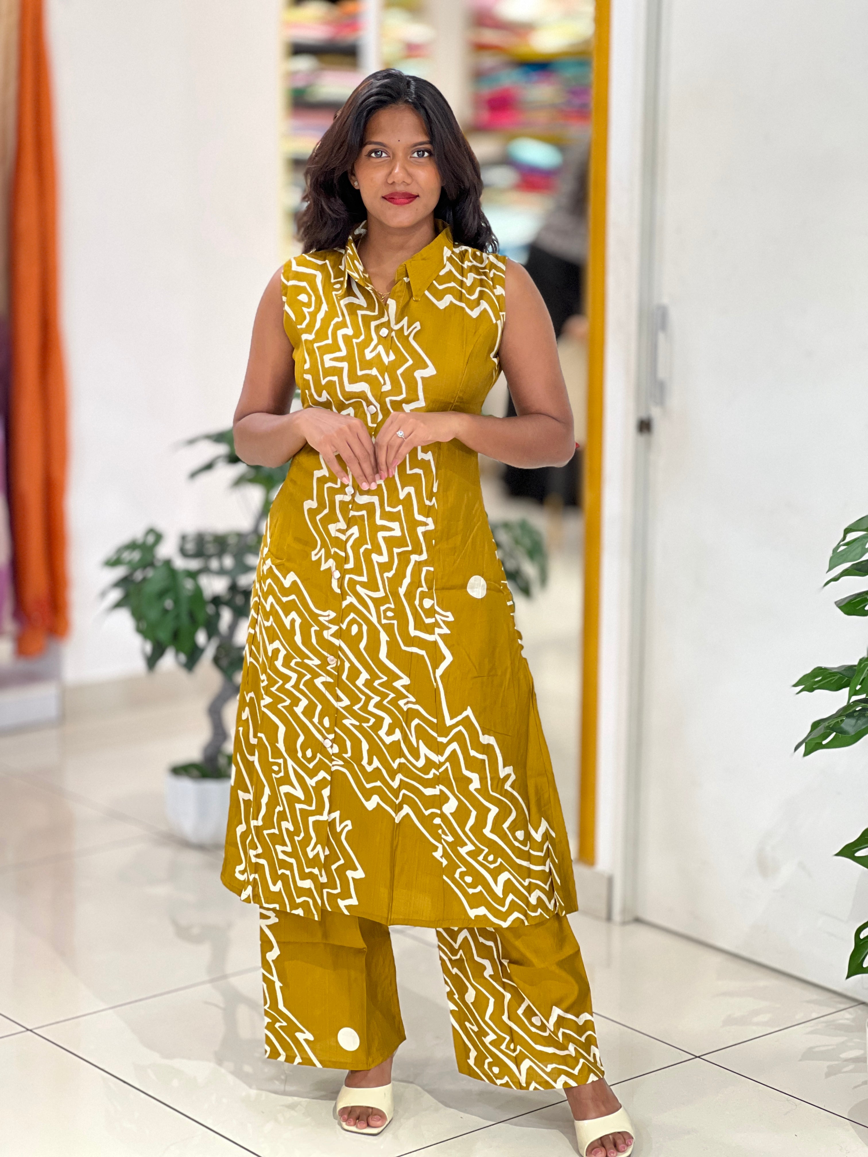 Geometric Print Patterned Rayon Kurta Set | YV106