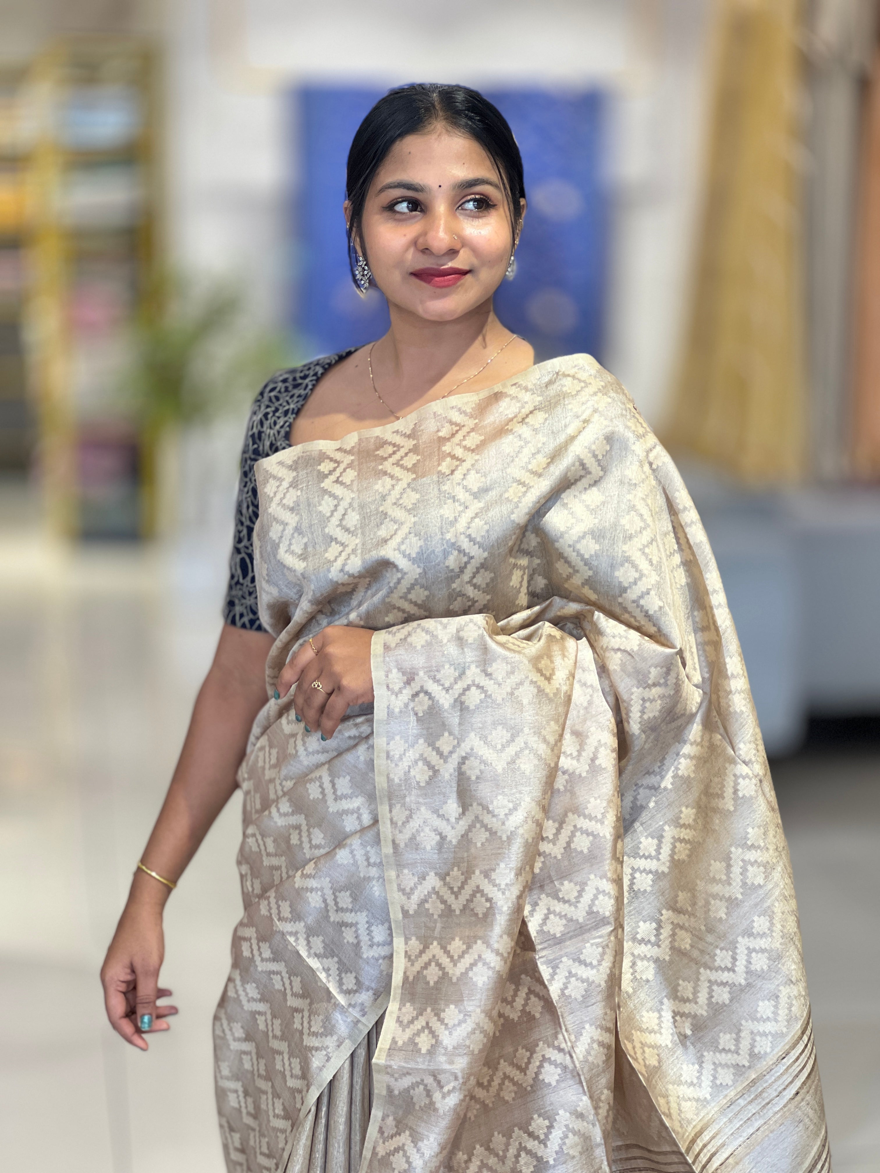 Thread Weaving Zigzag Patterned Noil Tussar Saree | PNS218