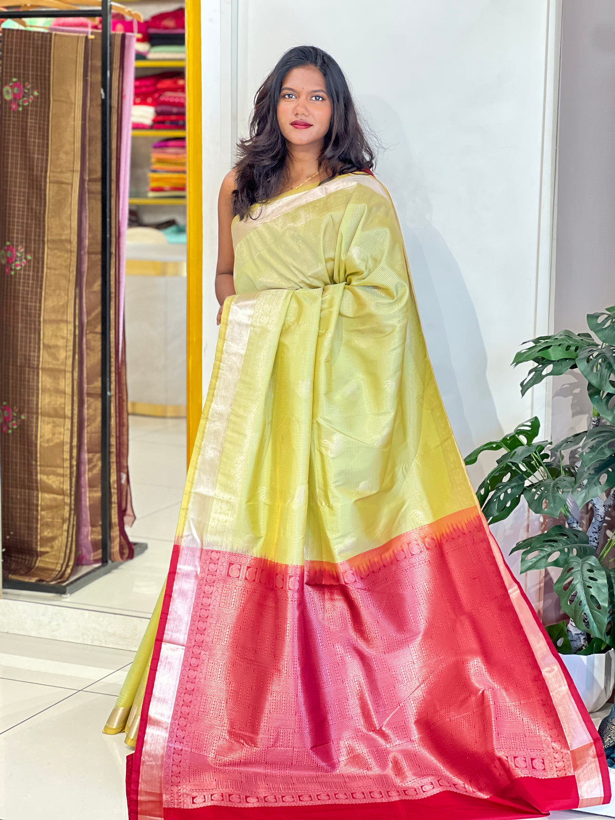 Floral Pattern Semi Soft Silk Saree | RVS238