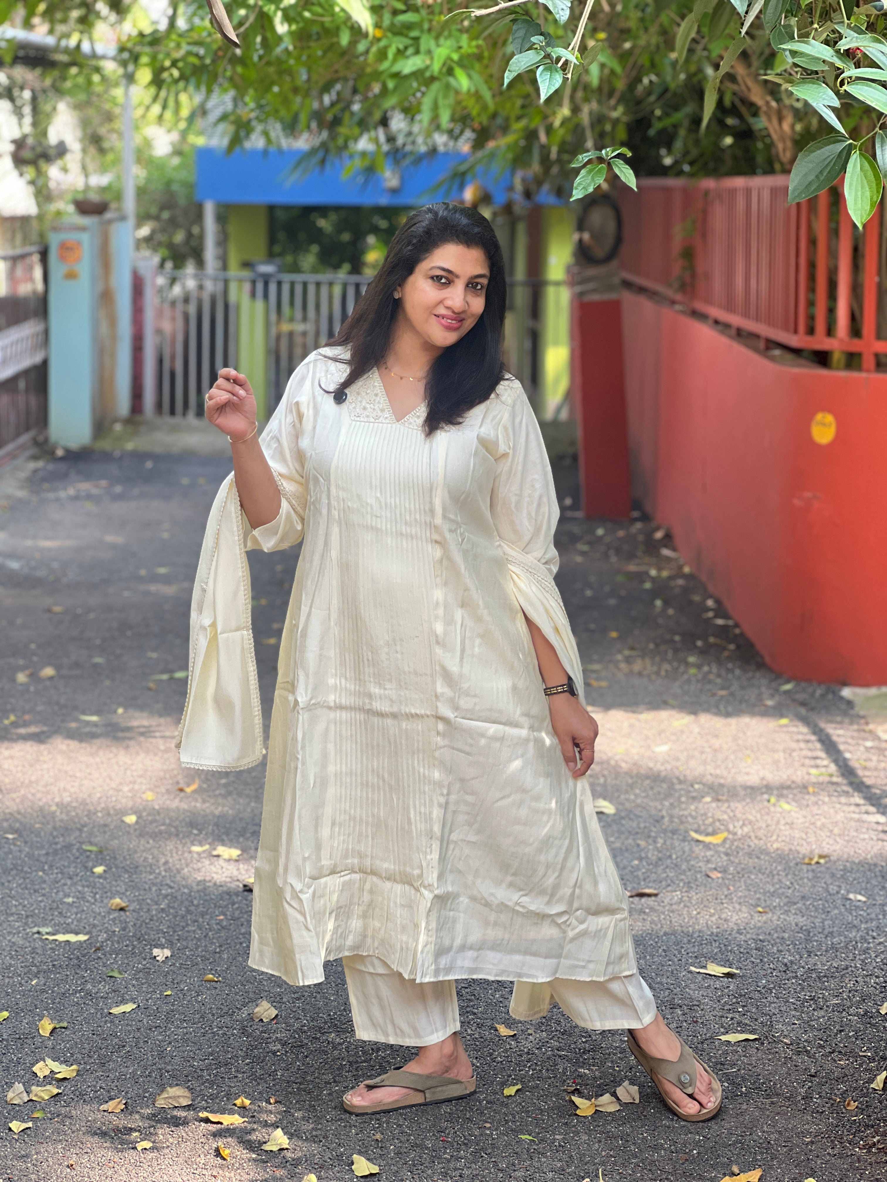 Sequins With Sugar Beads Embroidered Semi Tussar Kurta Set | SLM131