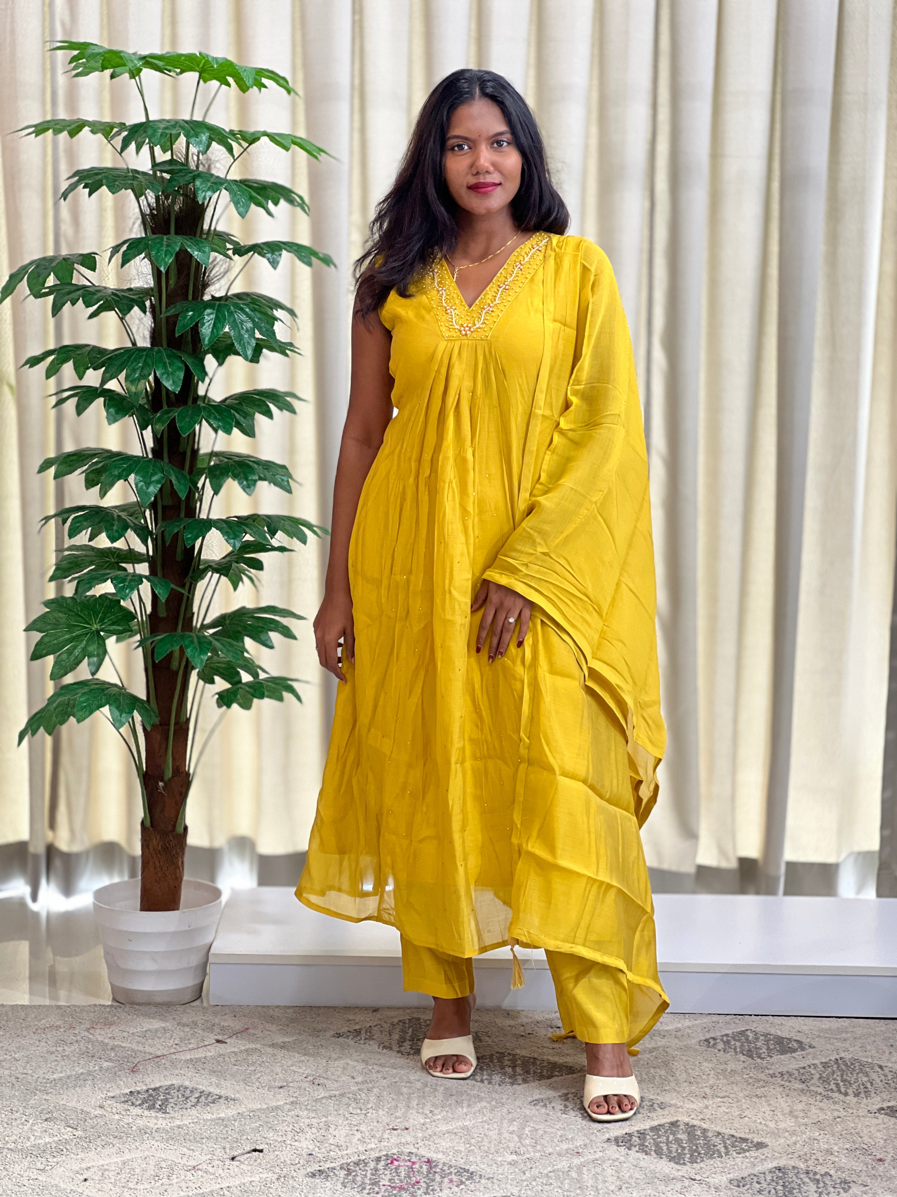 Handwork Detailing  Neck Mal Chnaderi Kurta Set | NAI134