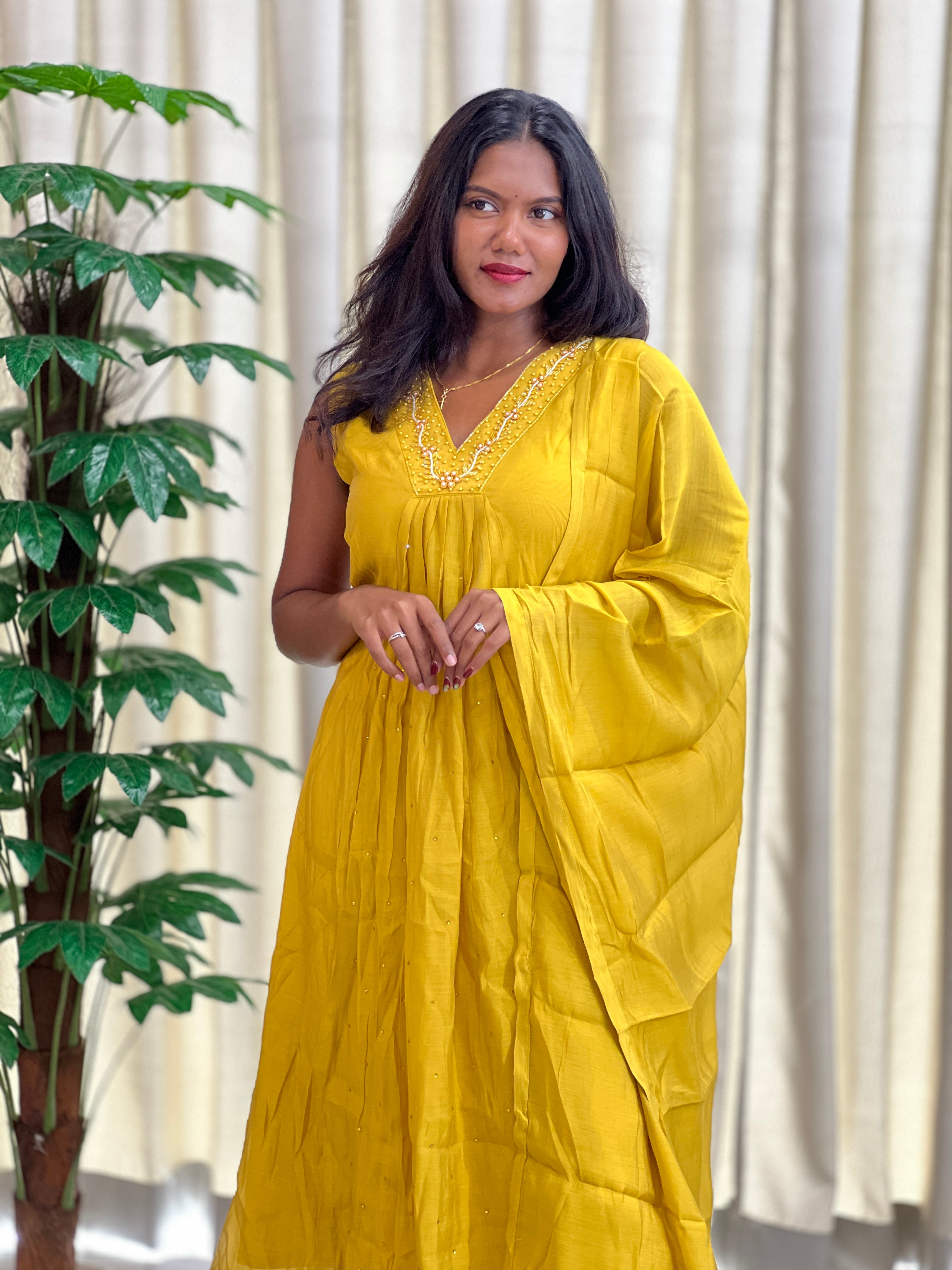 Handwork Detailing  Neck Mal Chnaderi Kurta Set | NAI134