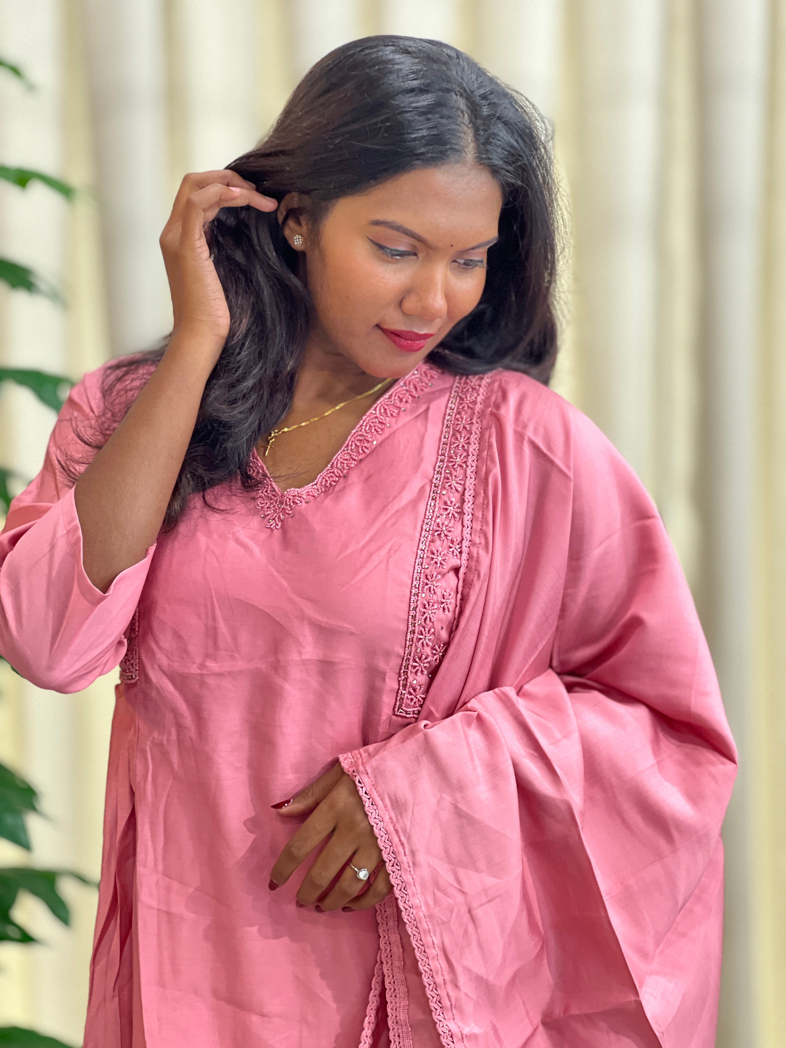 Handwork Detailing Mal Chnaderi Kurta Set | NAI136