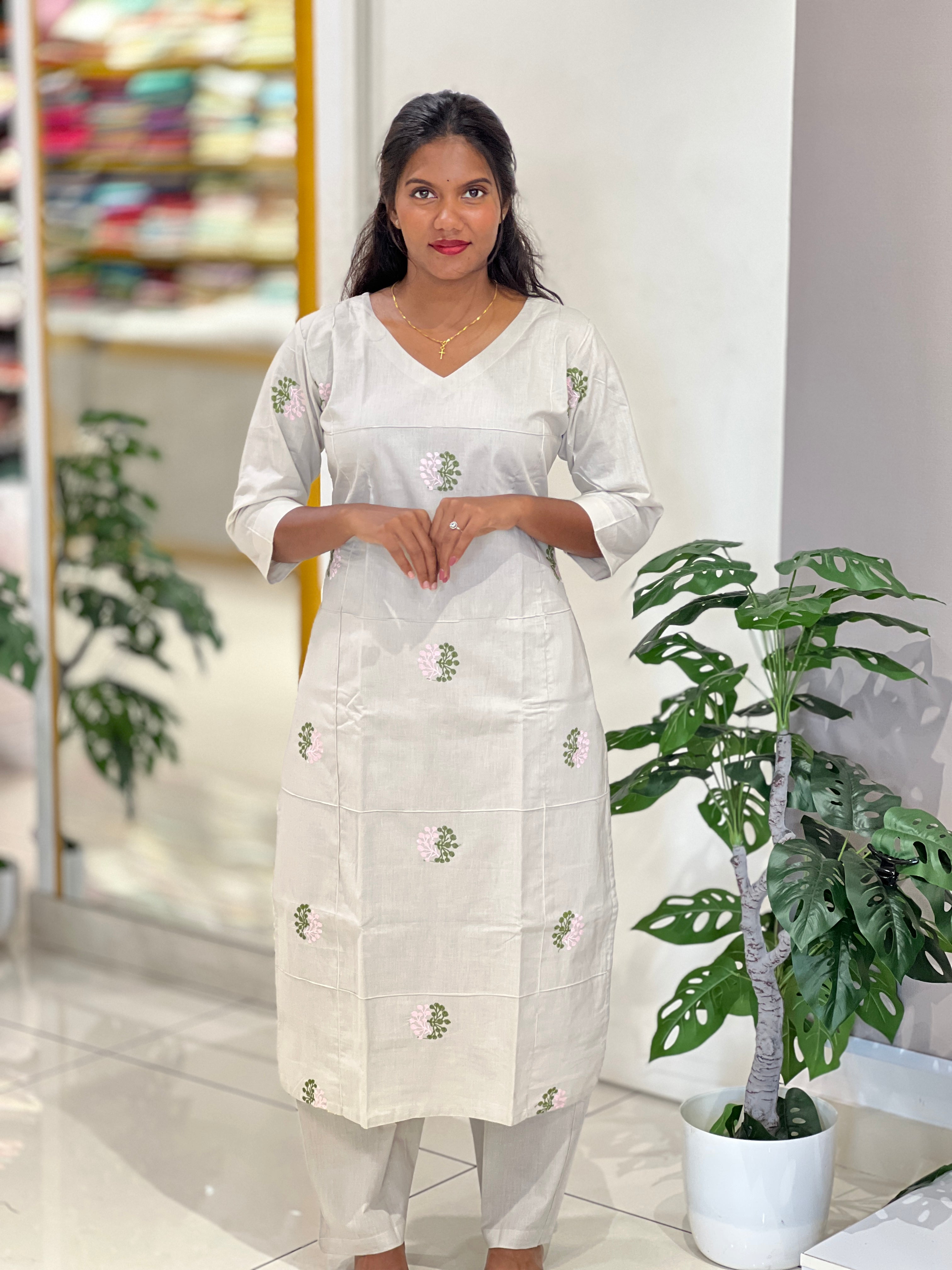 Scattered Embroidery Detailed Cotton Kurta Set | MSN169