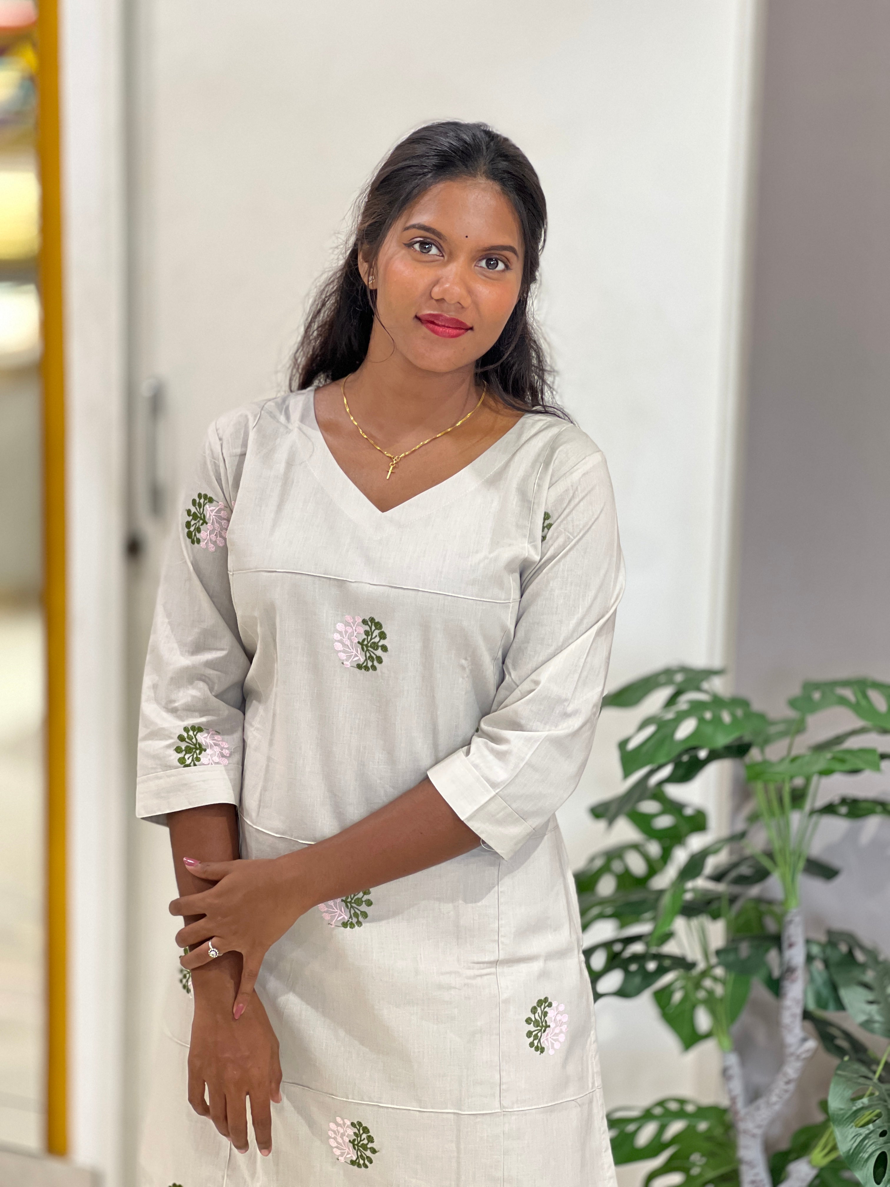 Scattered Embroidery Detailed Cotton Kurta Set | MSN169