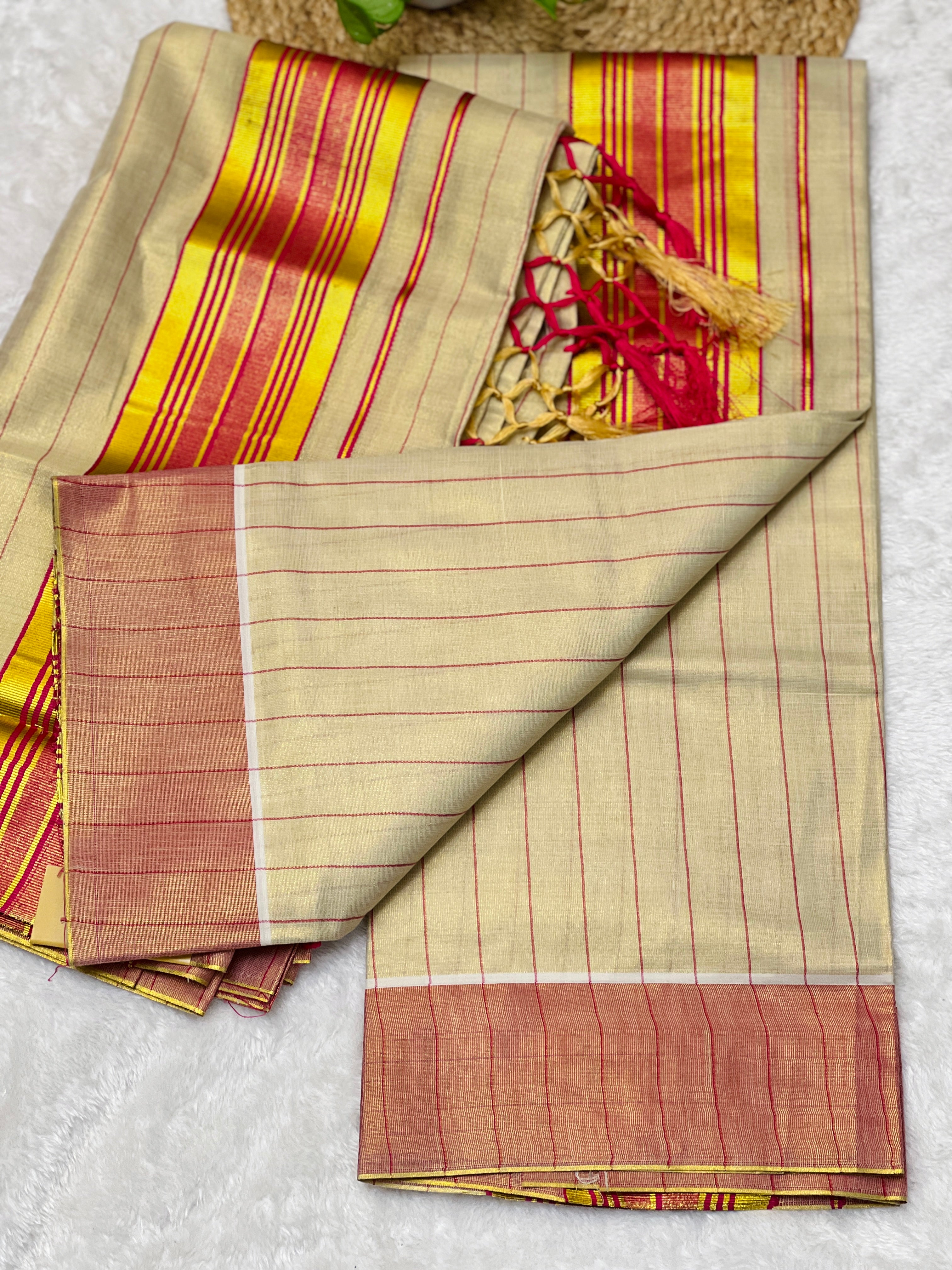 Stripe Weaving Patterned Tissue Set Mundu | GAT375