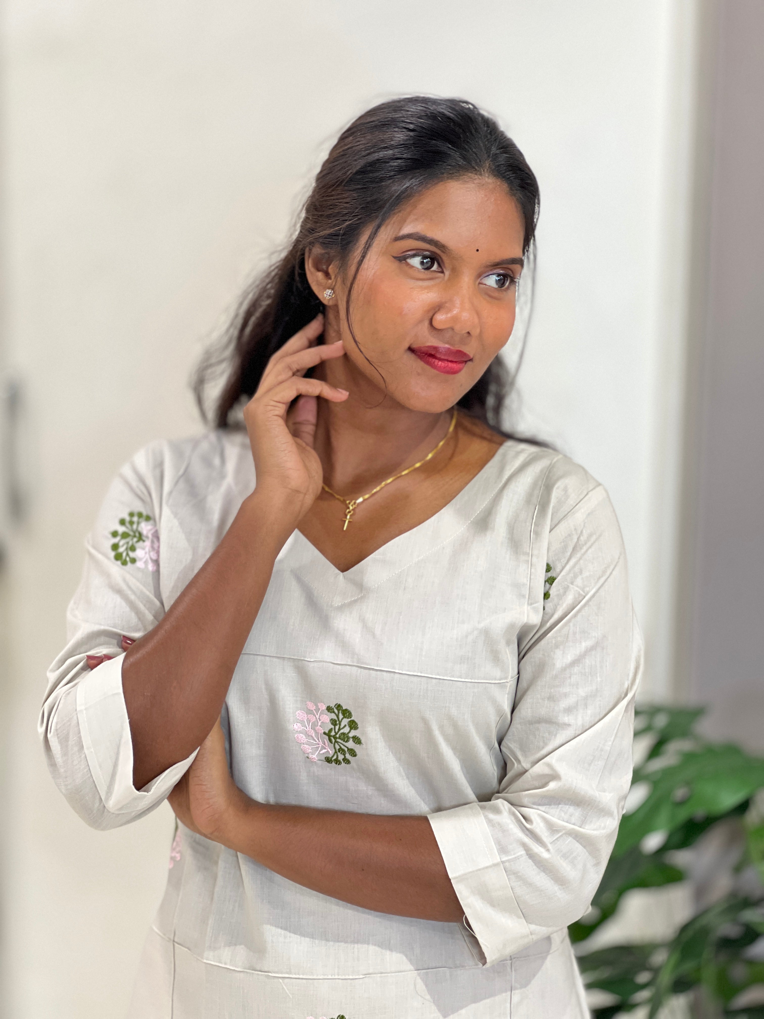 Scattered Embroidery Detailed Cotton Kurta Set | MSN169