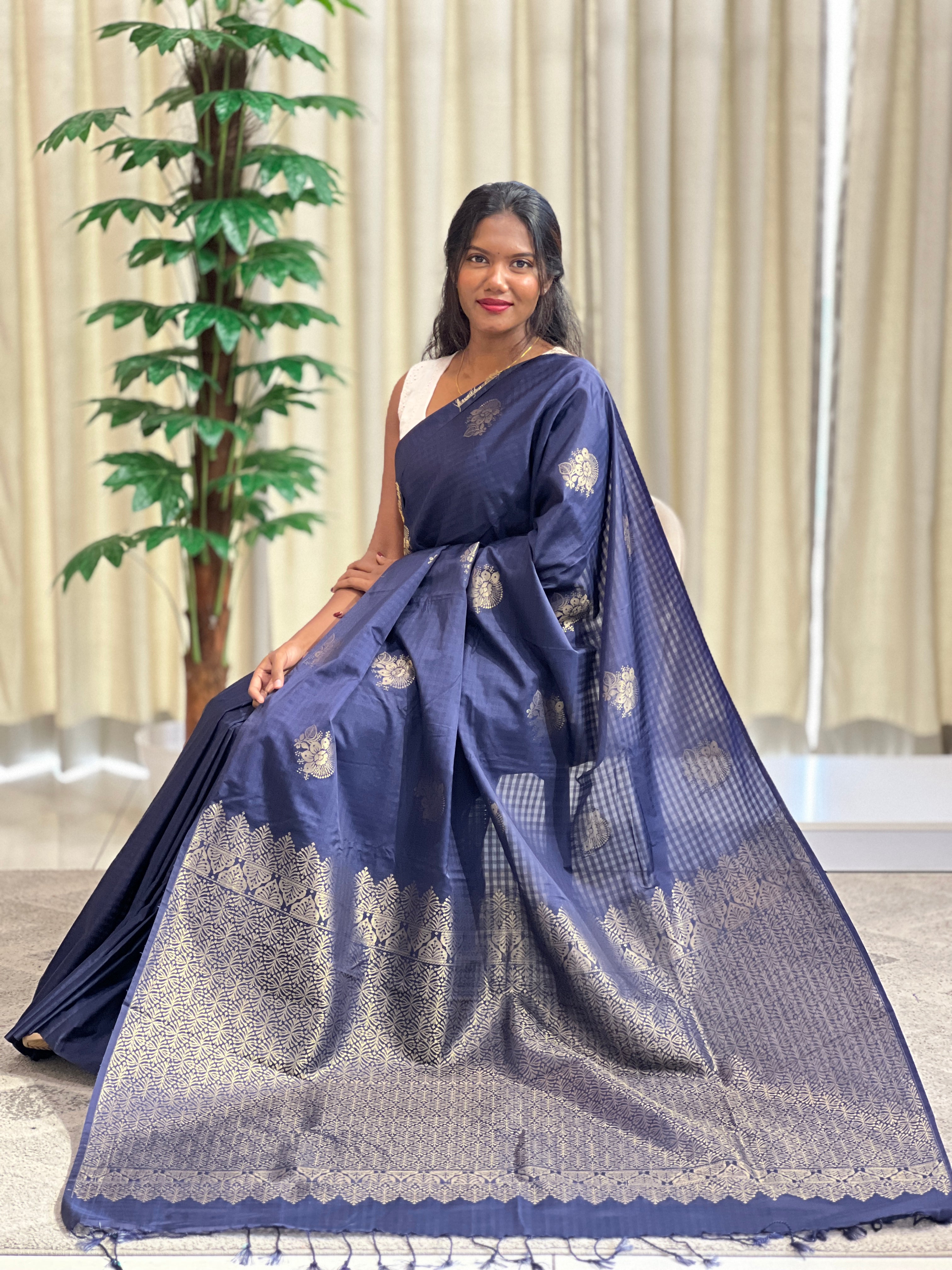 Check Woven Pattern Semi Soft Silk Saree | SEN143