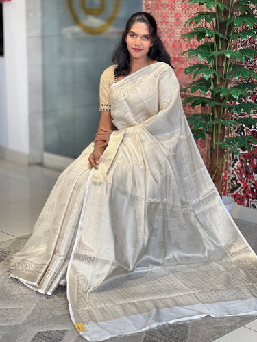 Golden Zari Weaved Leaf Patterned Banarasi Silk Saree | NN341