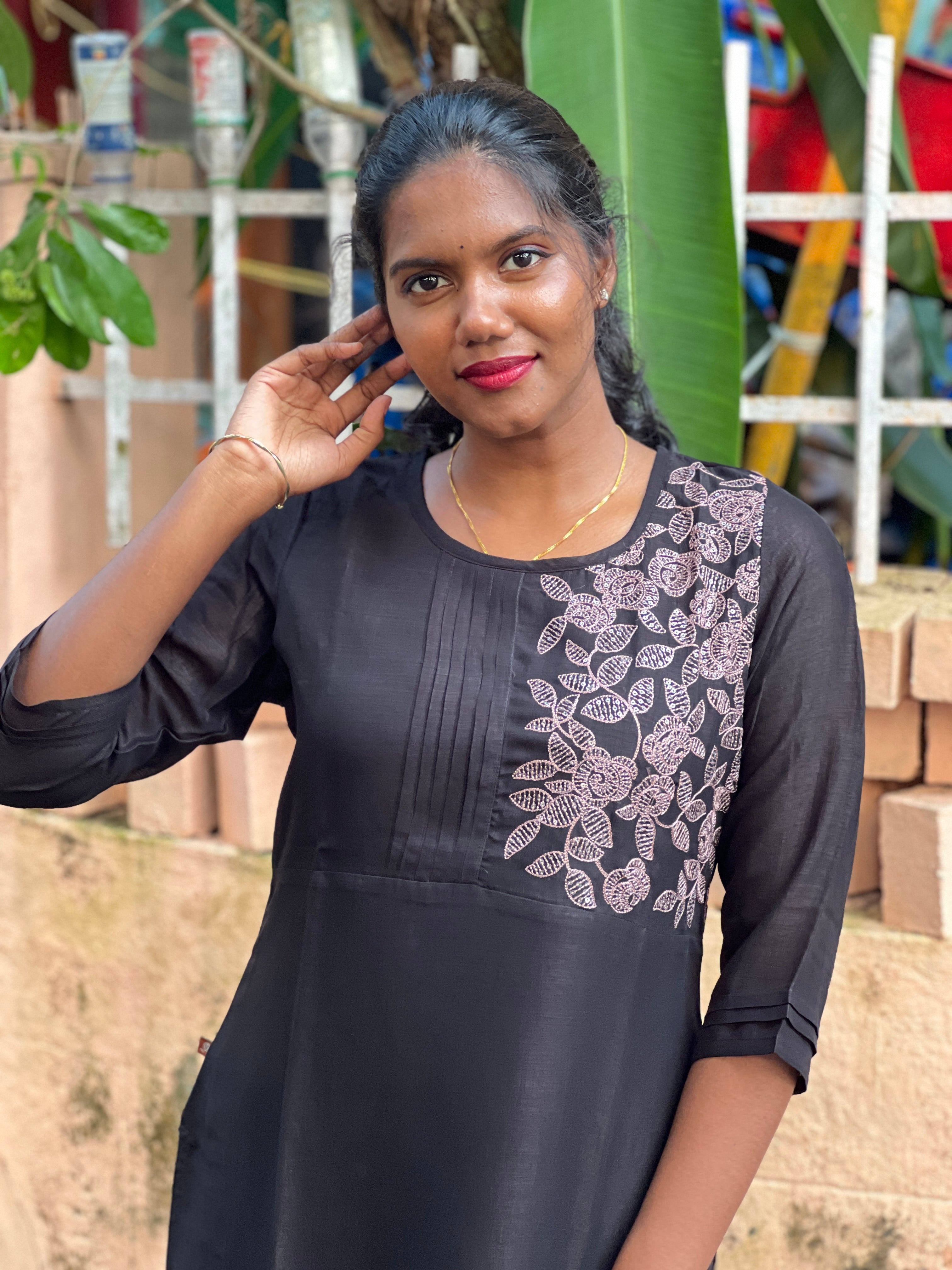 Embroidery With Sequins Detailed Vijithra Silk Kurta | VSI124