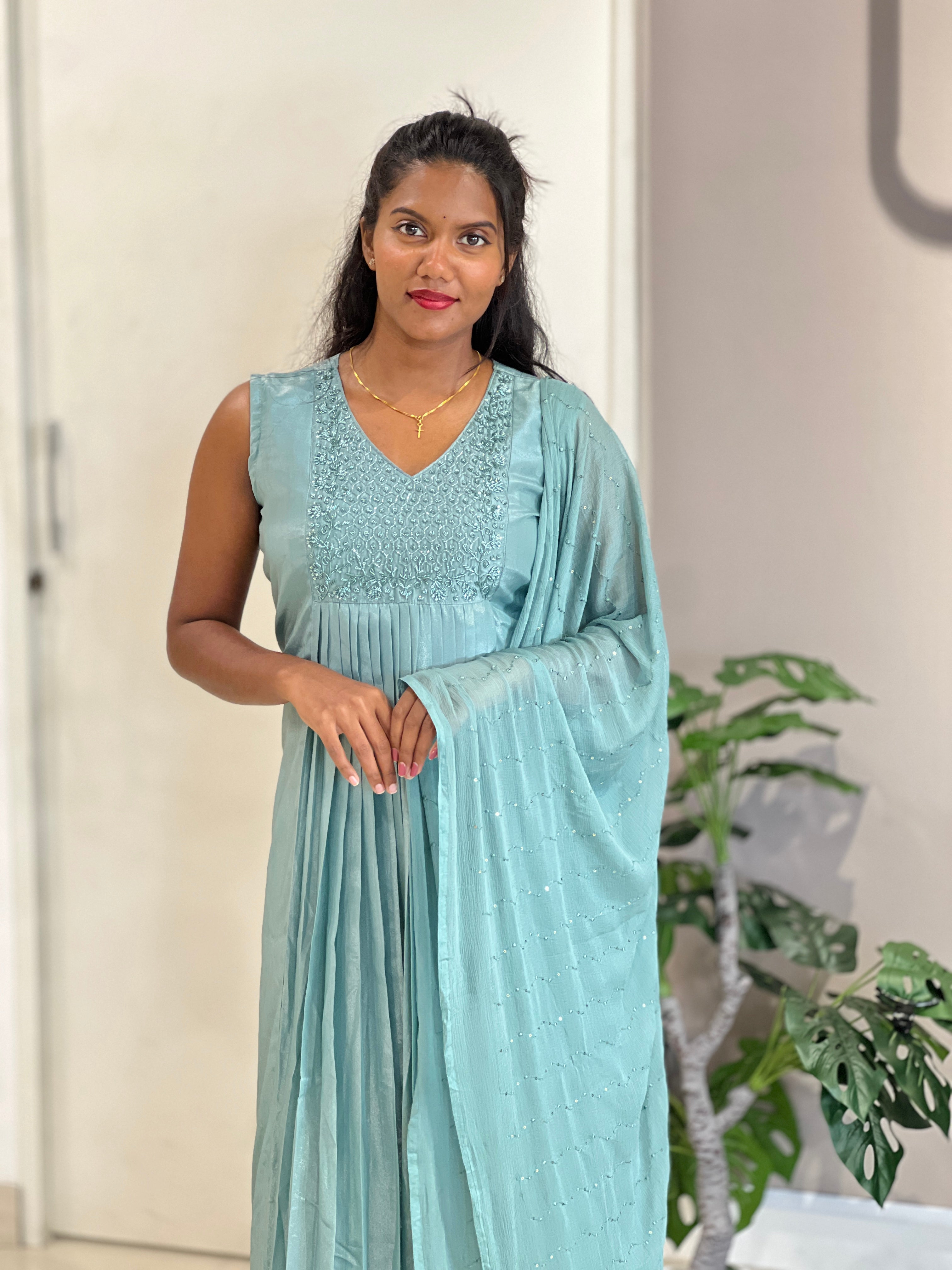 Handwork Detailed Chinnon Kurta Set | BR106