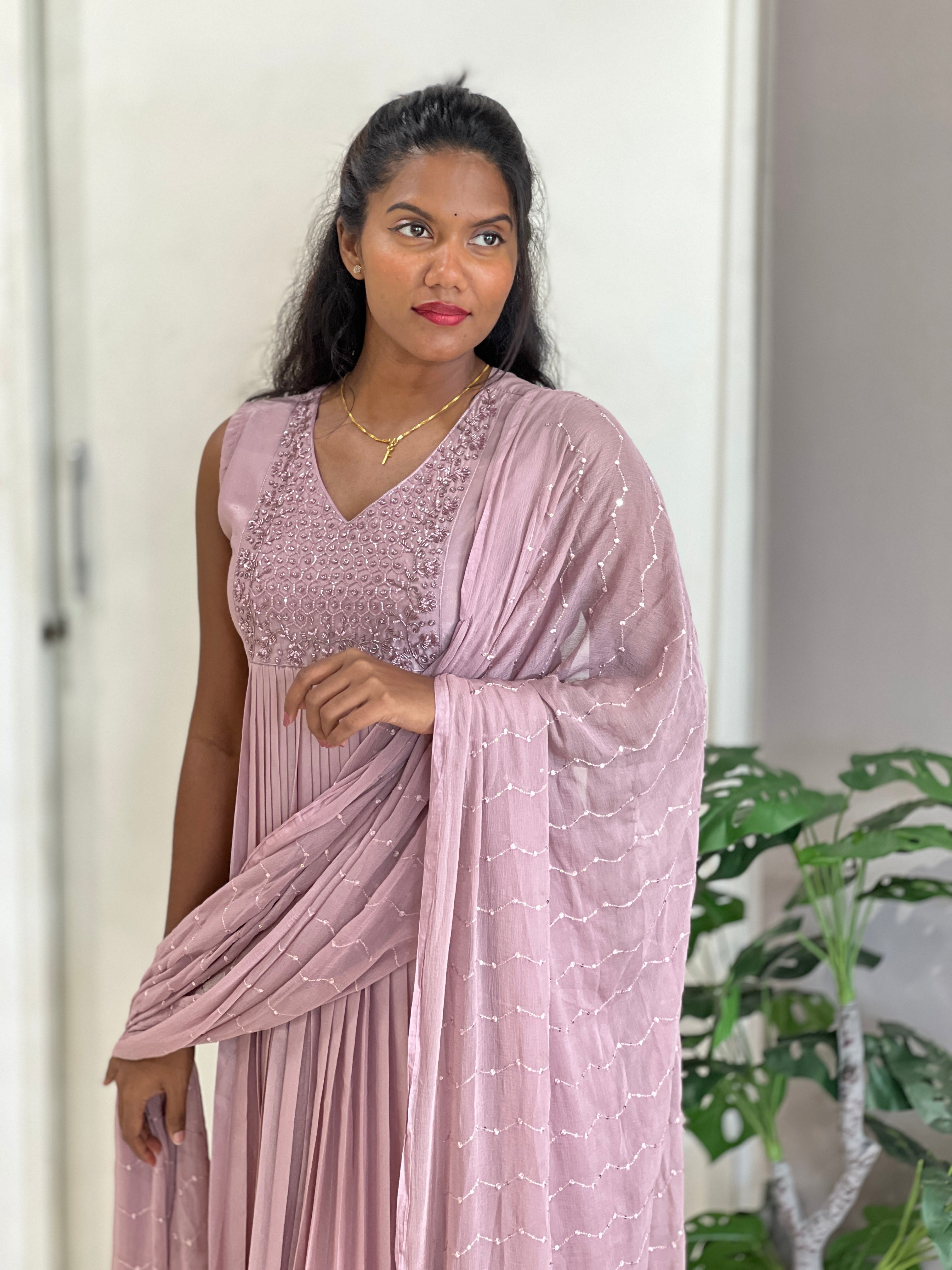 Handwork Detailed Chinnon Kurta Set | BR105