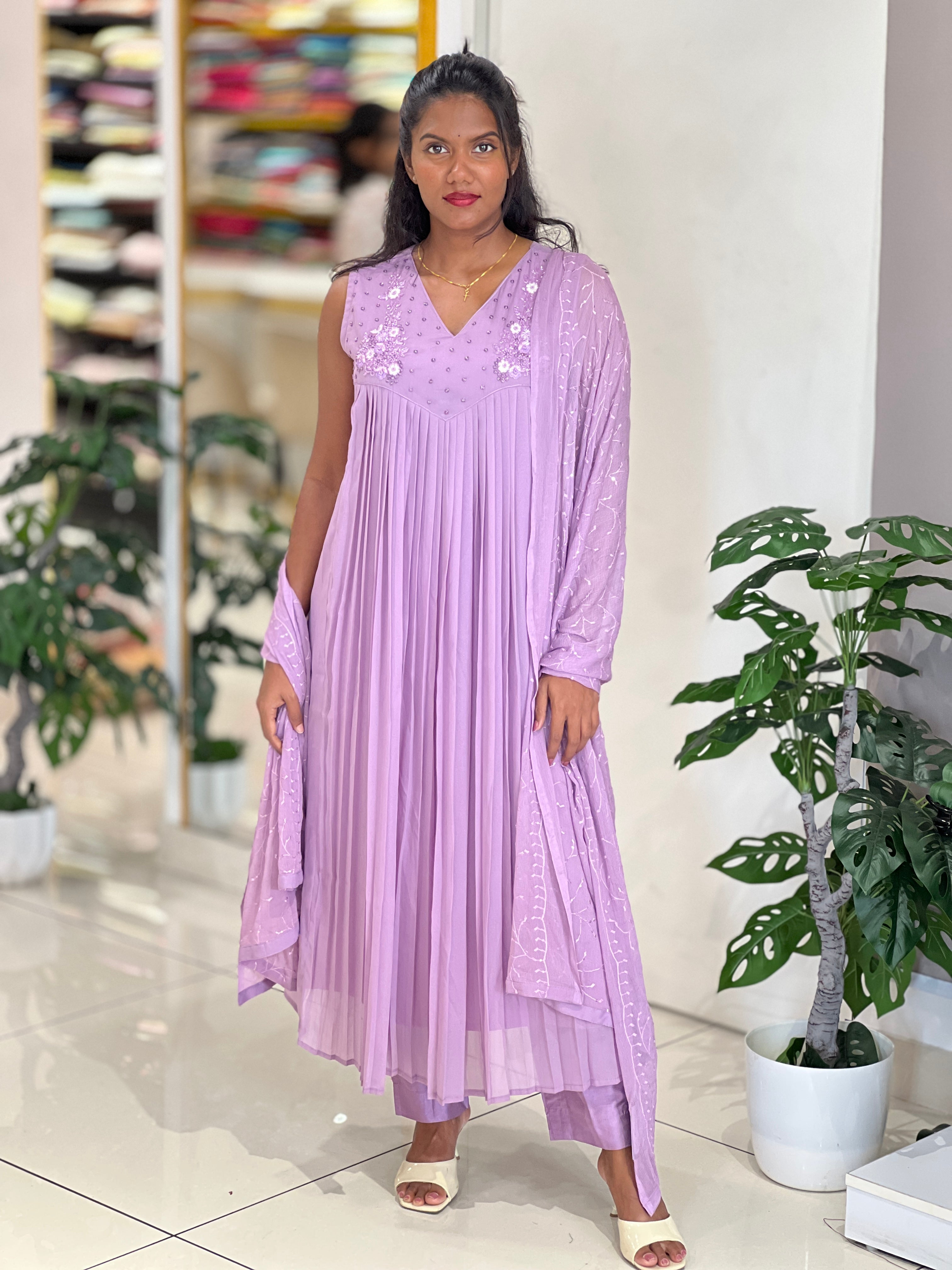 Handwork Detailed Chinnon Kurta Set | BR112
