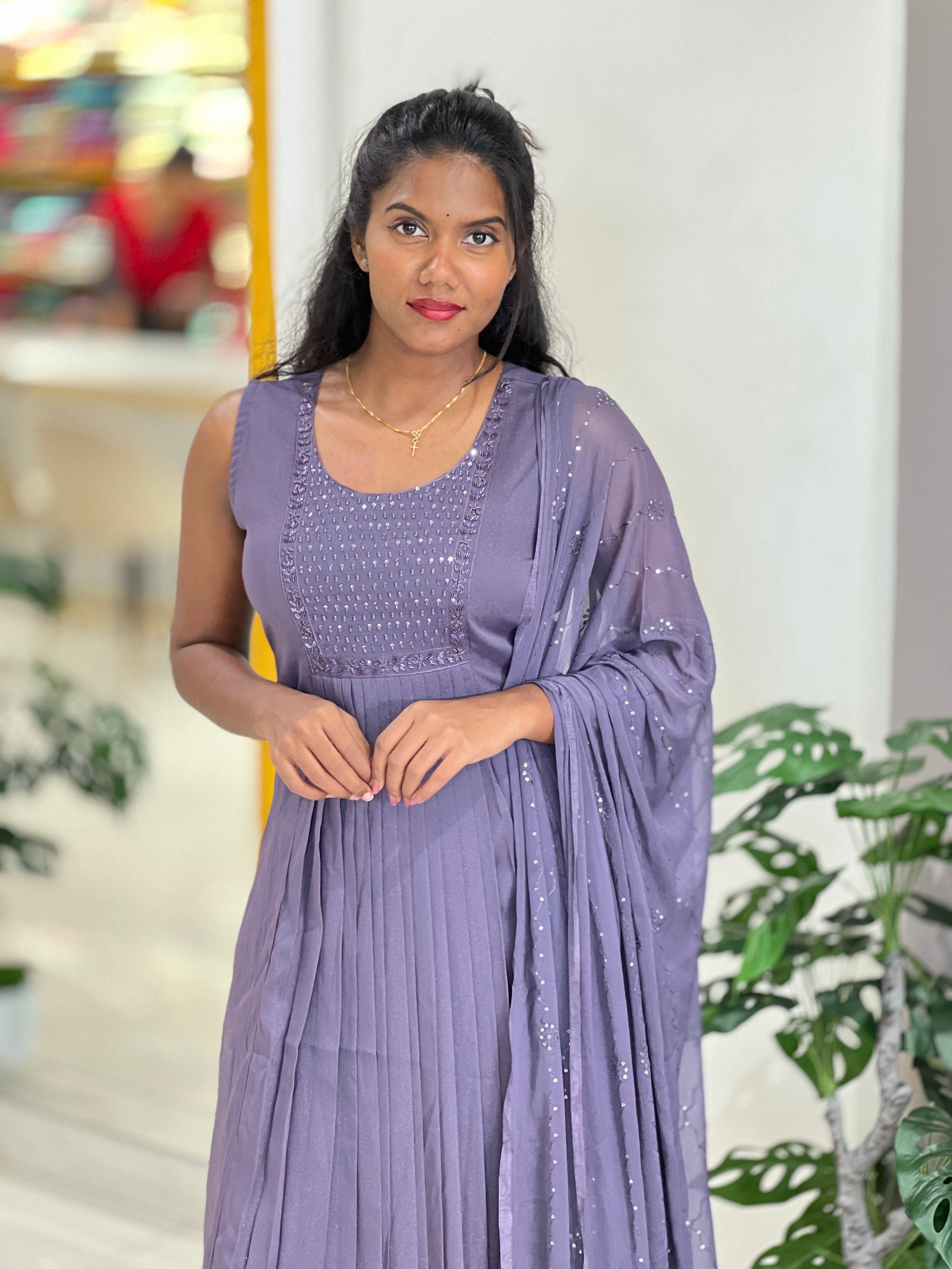 Handwork Detailed Chinnon Kurta Set | BR116