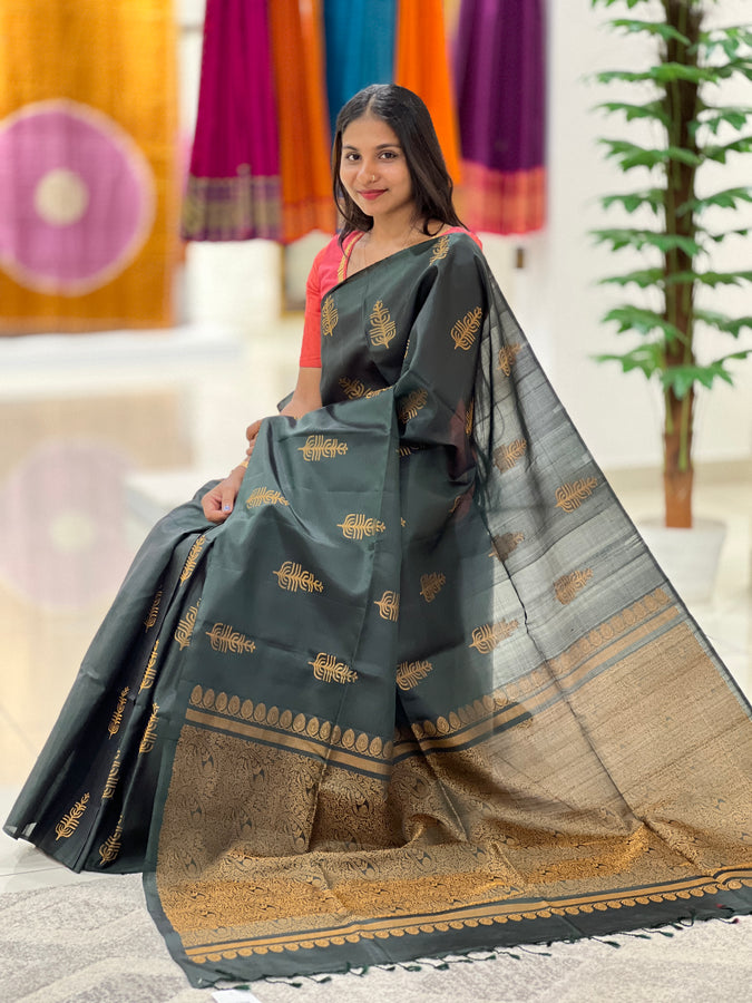 Hand Woven Pure Silk Kanchipuram Saree | TT183