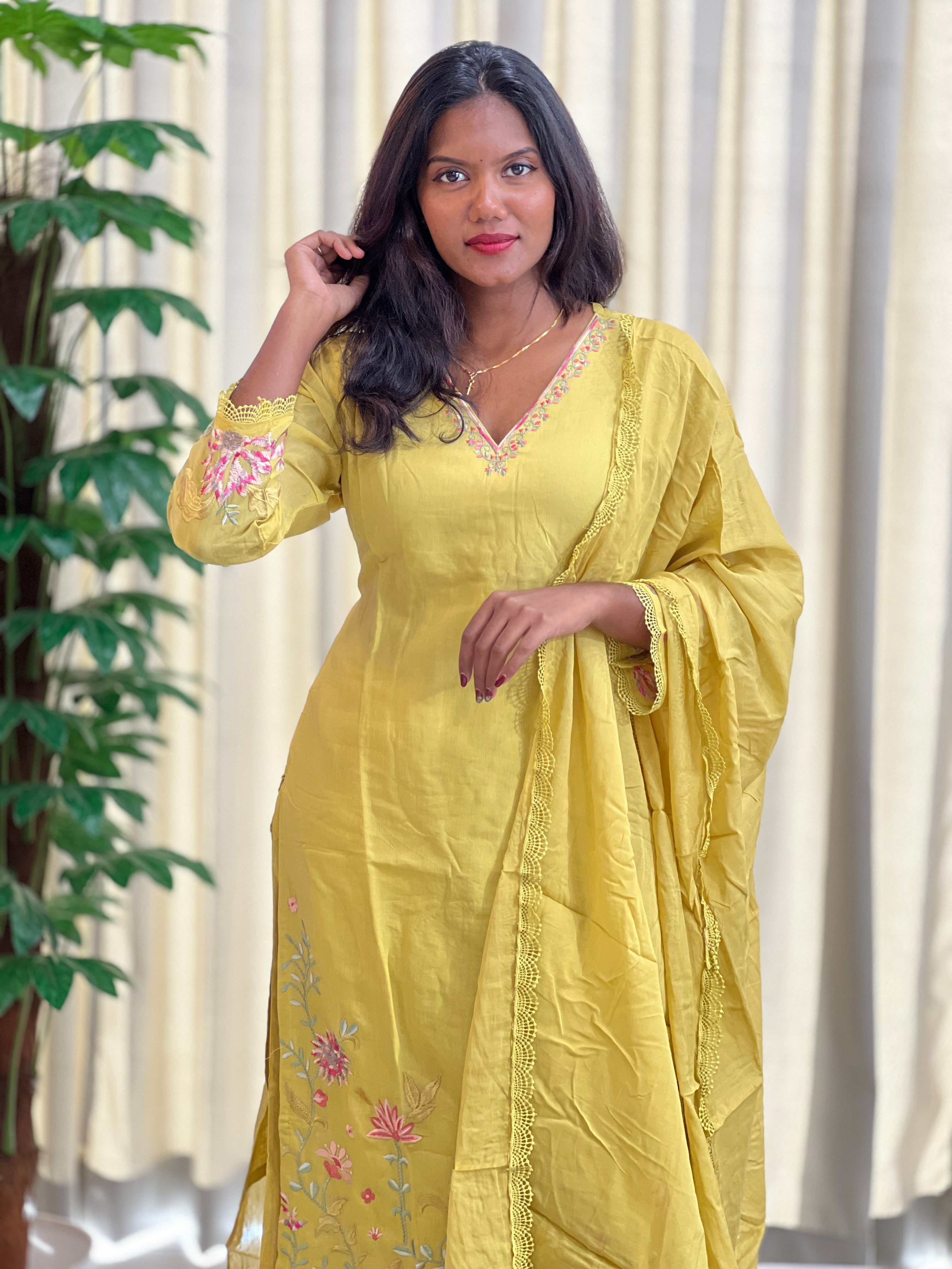 Embroidery Chnaderi Kurta Set | FW414