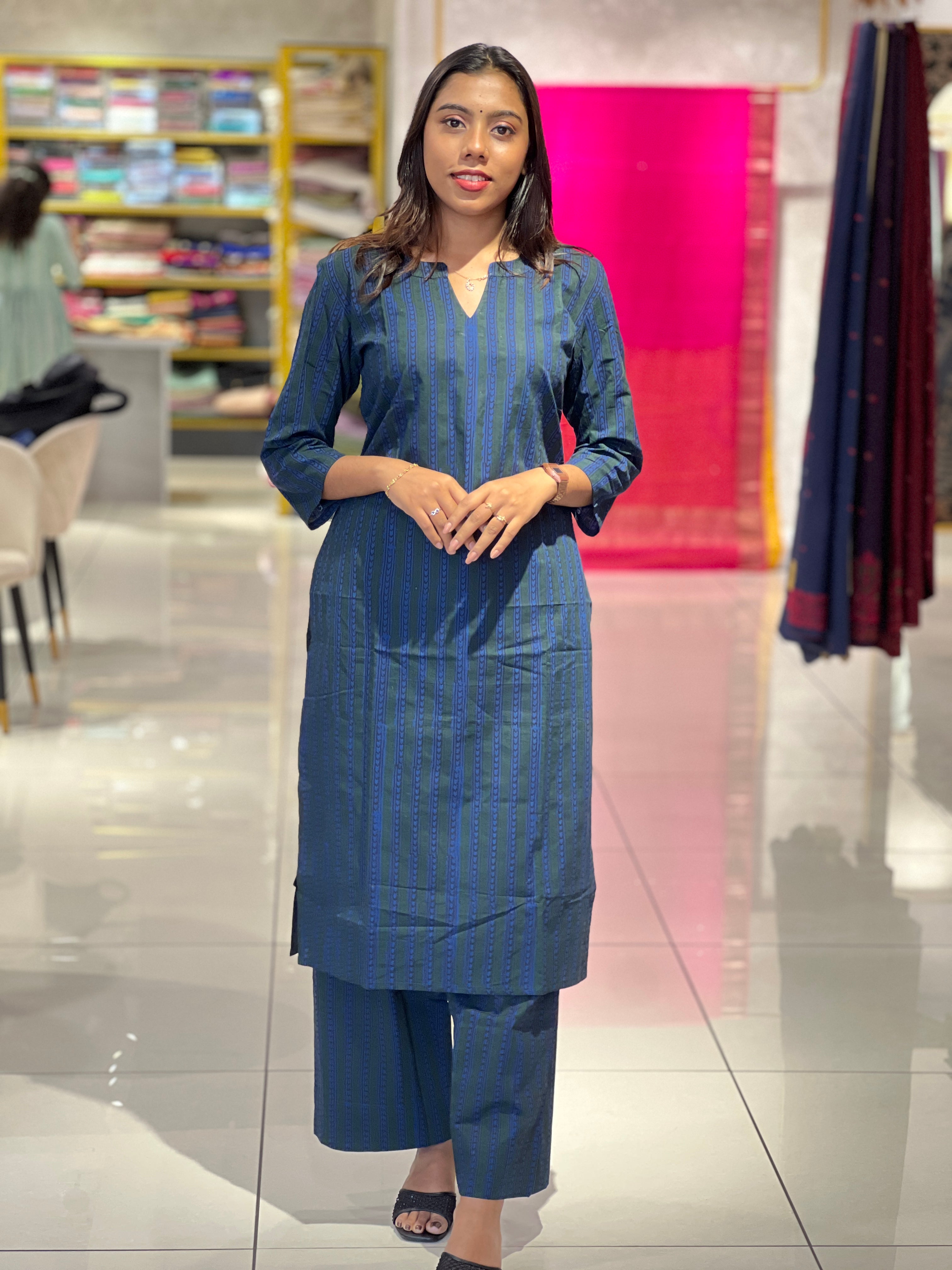 Stripes Printed cotton Kurta Set | DNT875