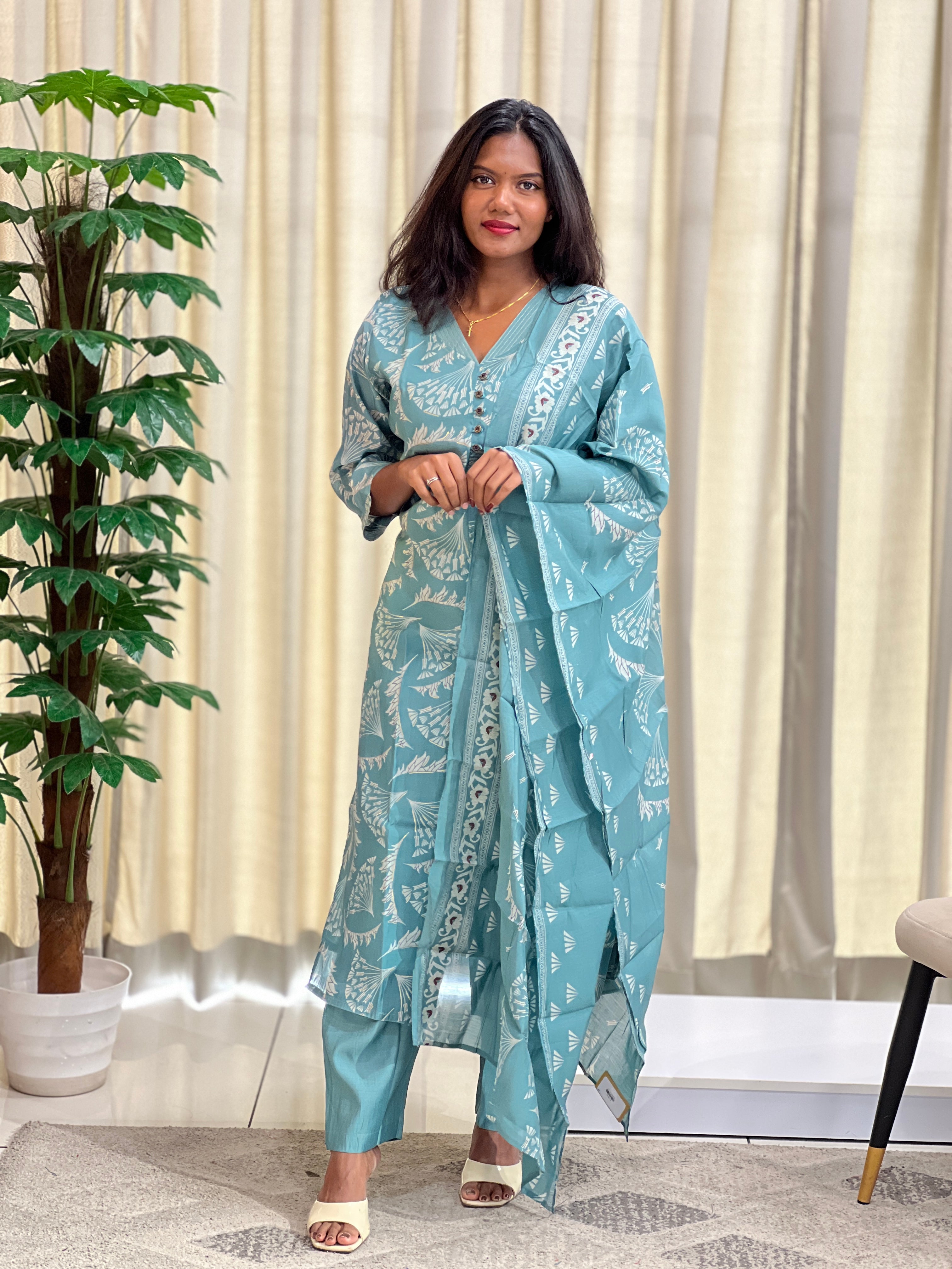 Printed Patterned Muslin Finish Kurta Set | MSN273