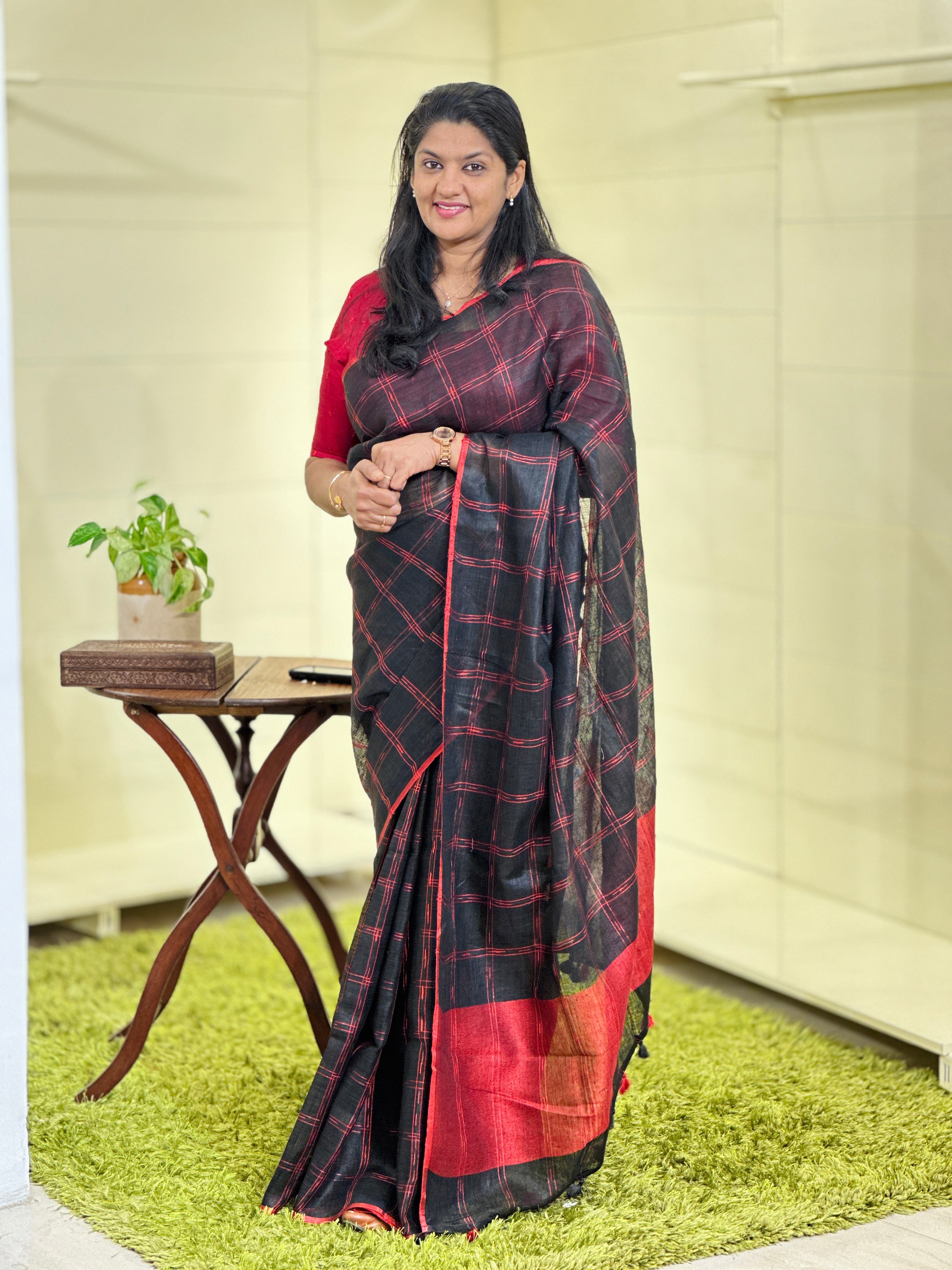 Check Pattern Bhagalpuri Linen Saree | DLS308