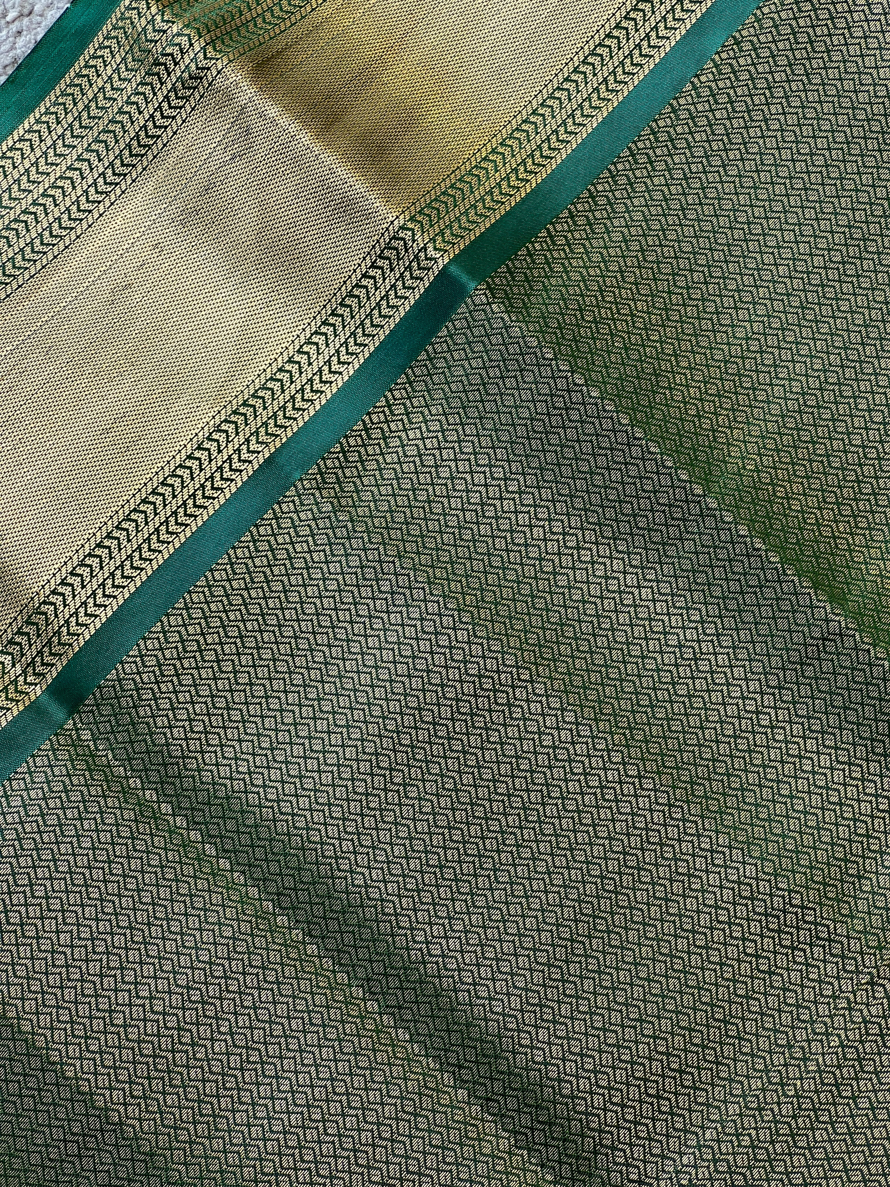 Zari Weaving Geometrical Pattern Semi Silk Saree | KAC187
