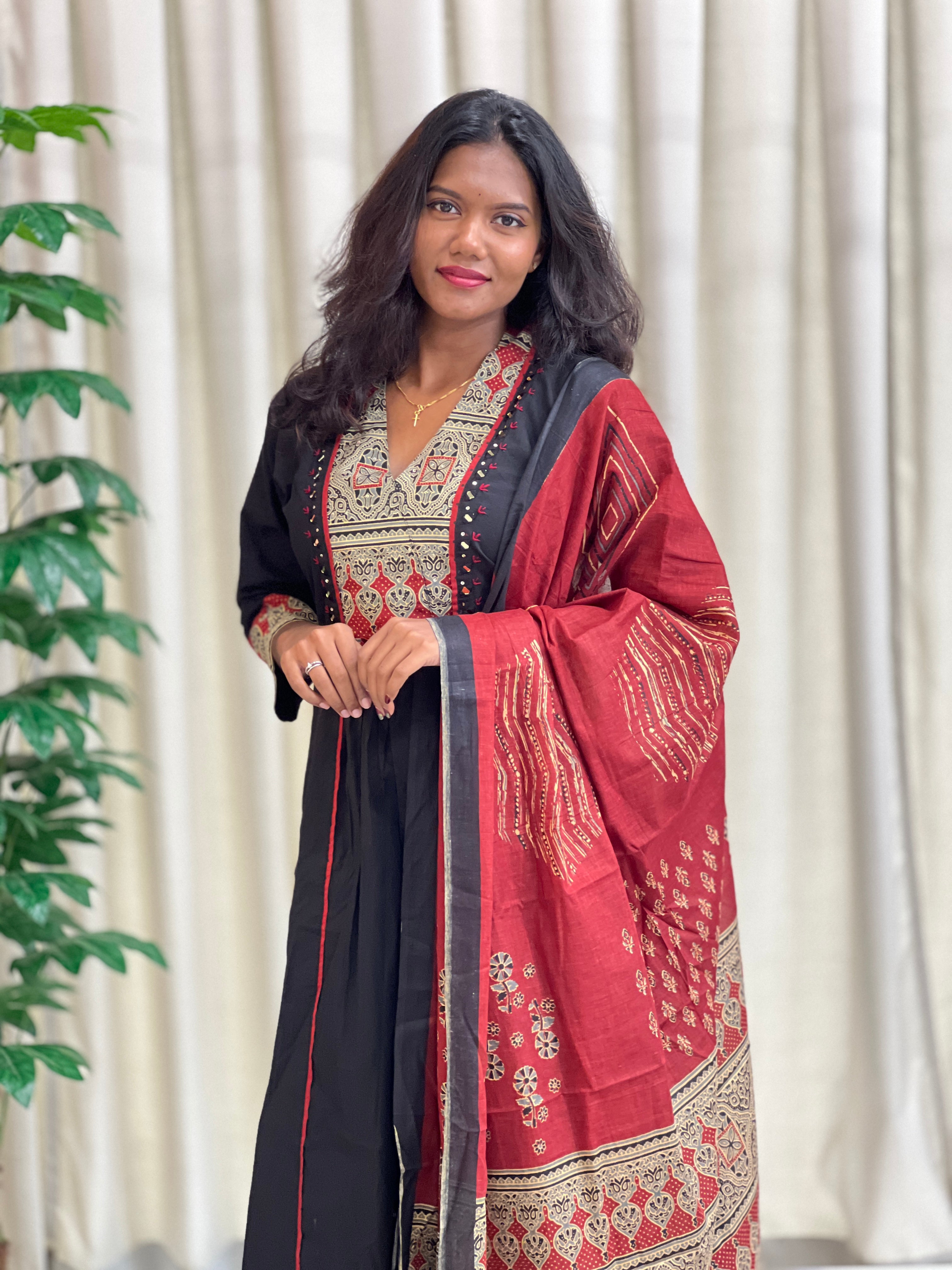 Patch Pattern Cotton Kurta Set | UNM129