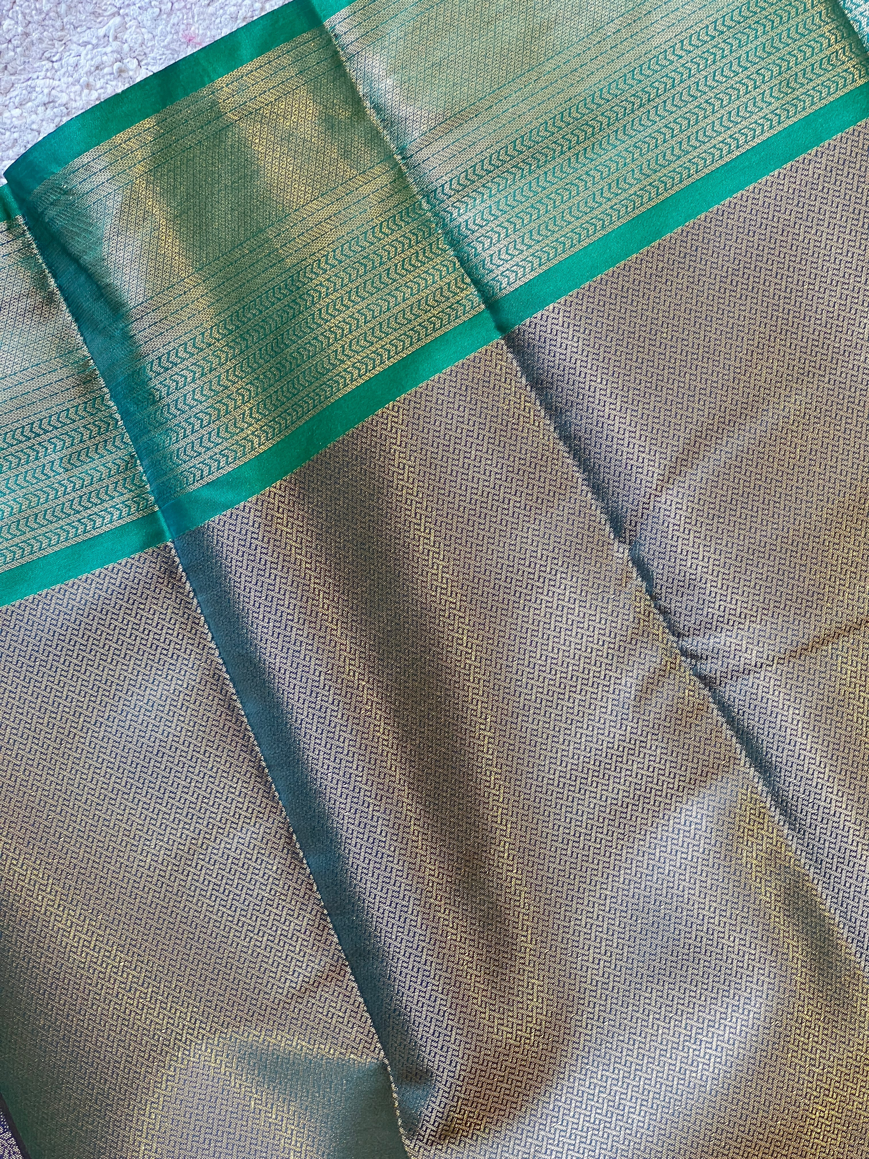 Golden Zari Weaving Semi Silk Saree | KAC184