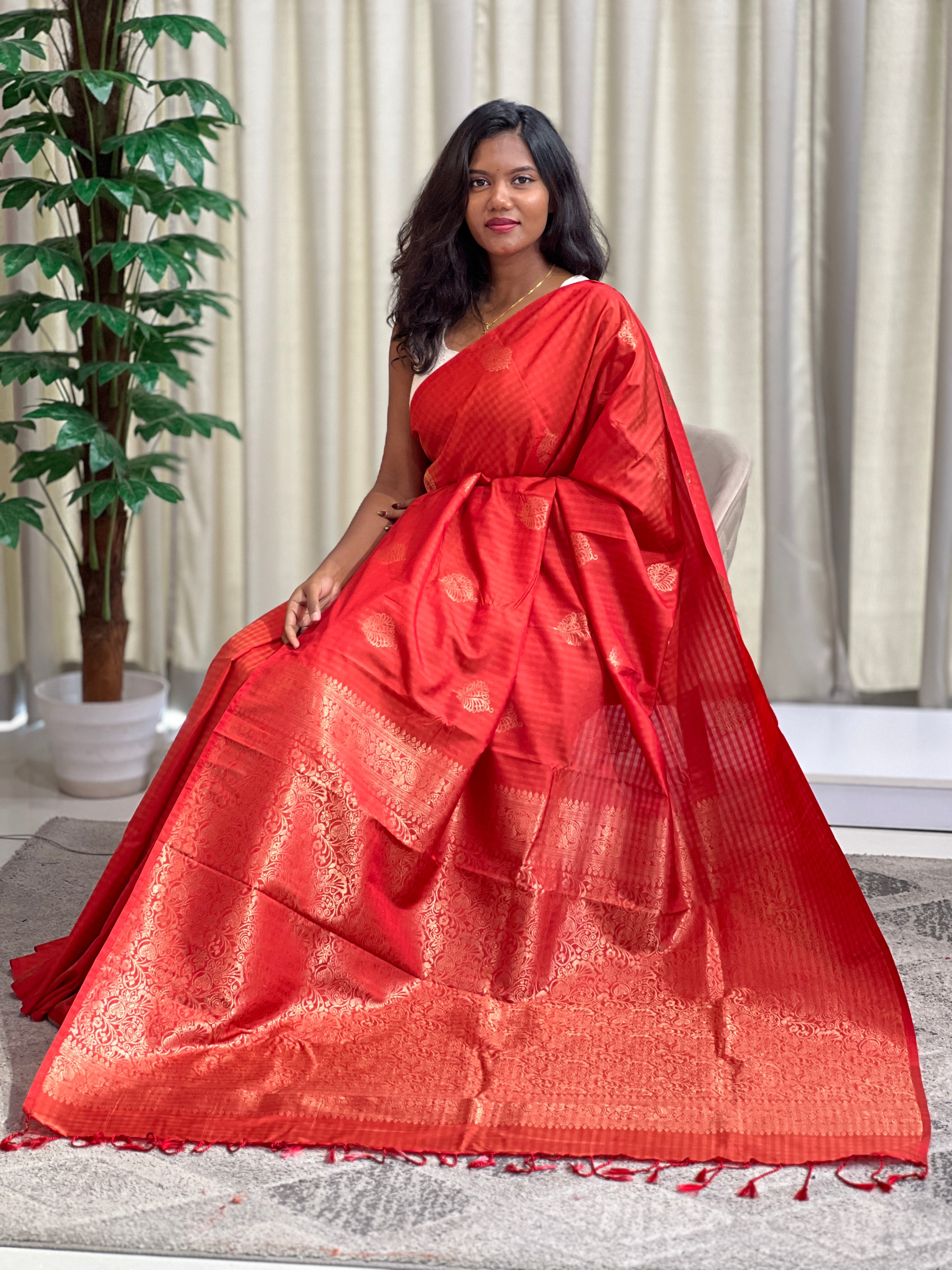 Check Woven Pattern Semi Soft Silk Saree  | SEN150