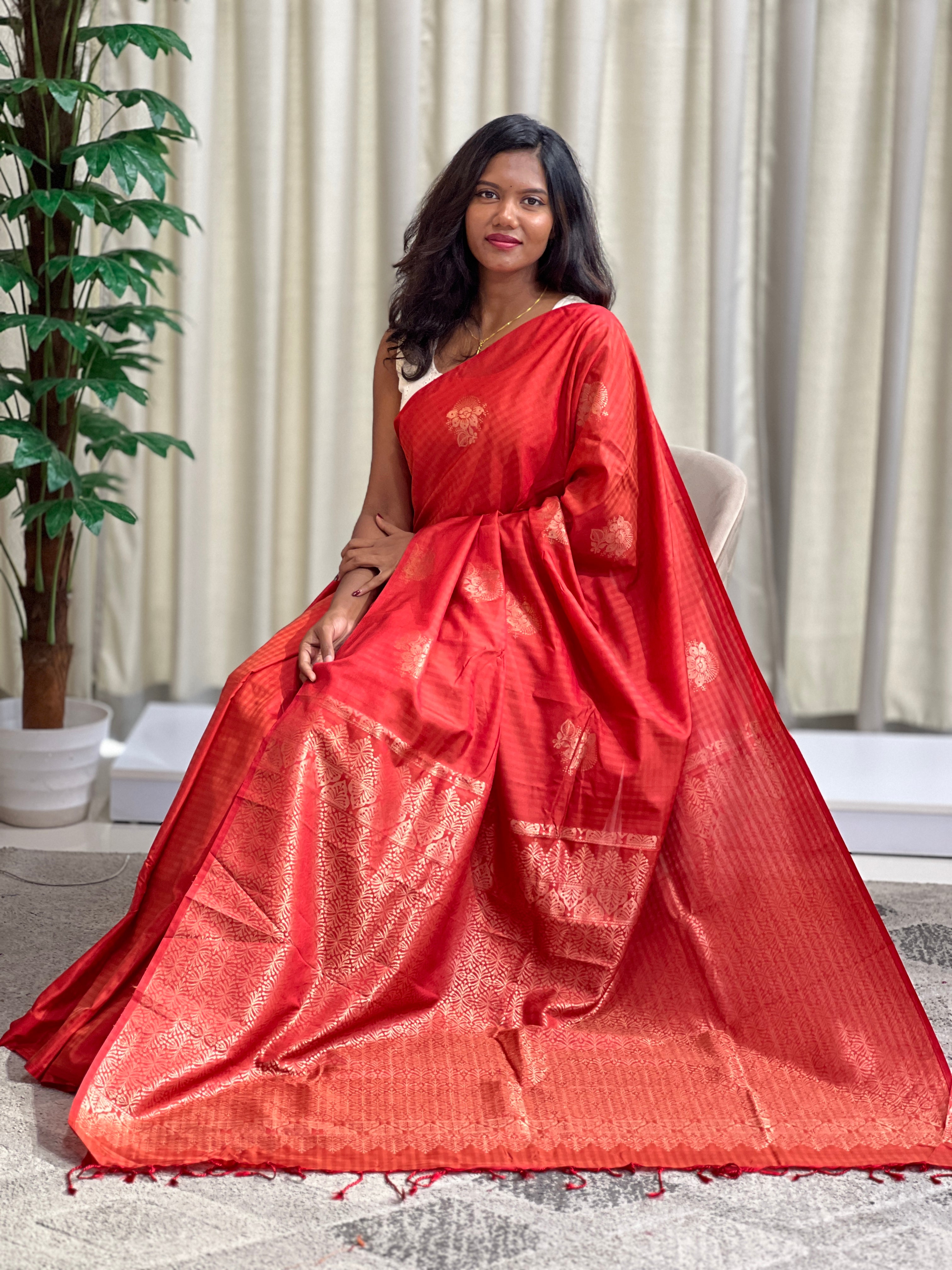 Check Woven Pattern Semi Soft Silk Saree | SEN147