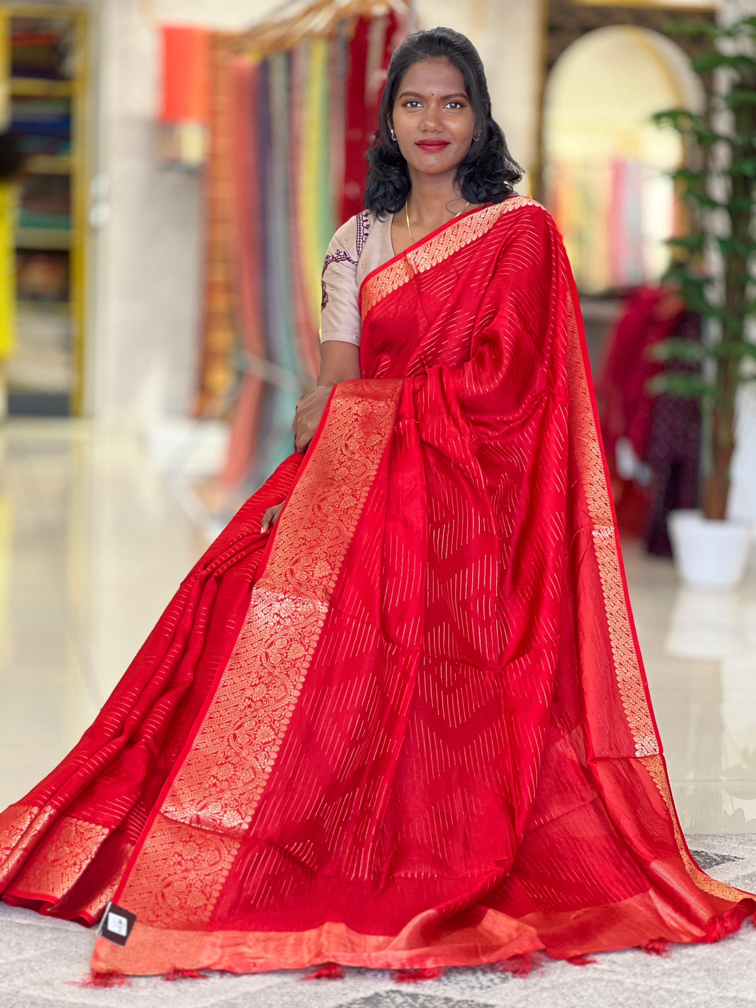 Diagonal Stripe Weaving Warm Silk Saree | SHC183