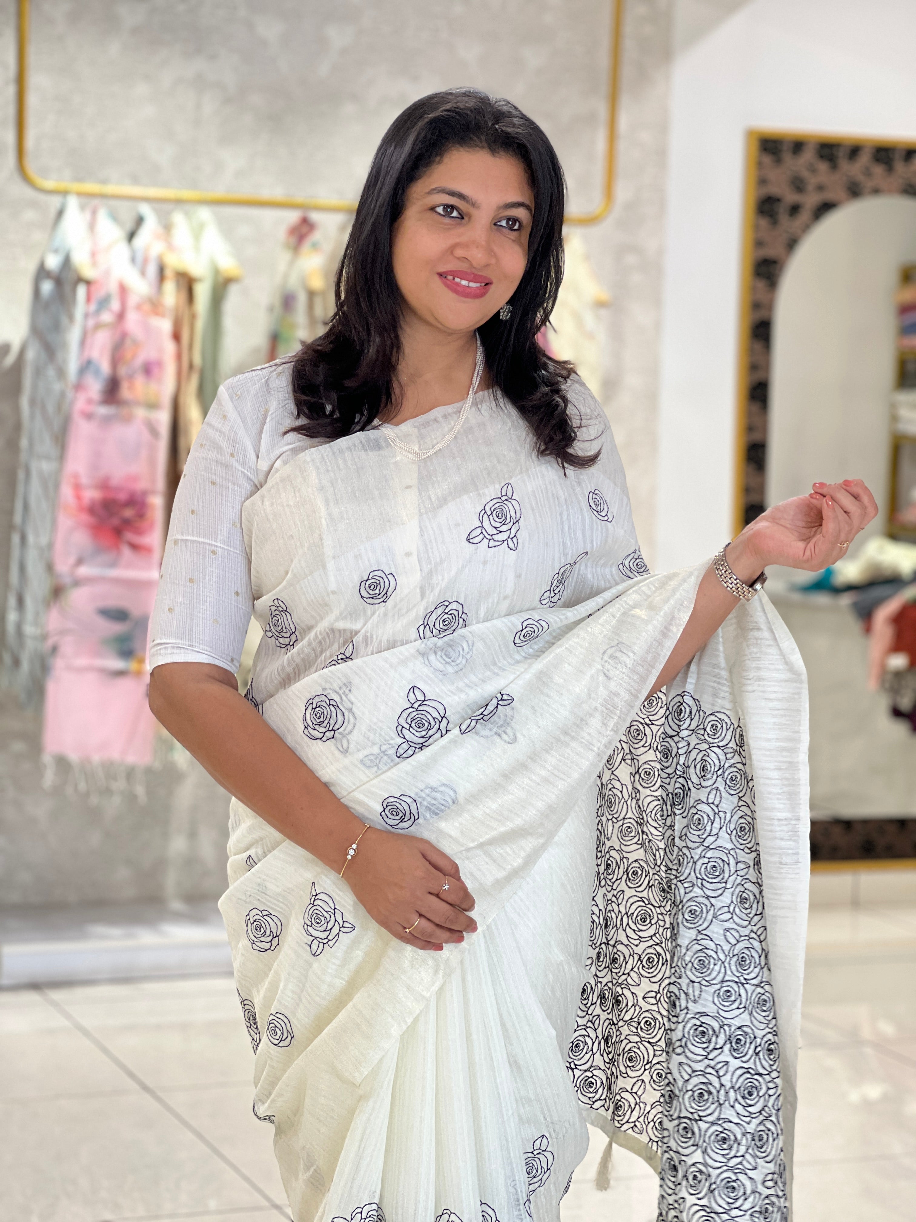 Floral Embroidery Detailed Green Silk Saree | BLD2050