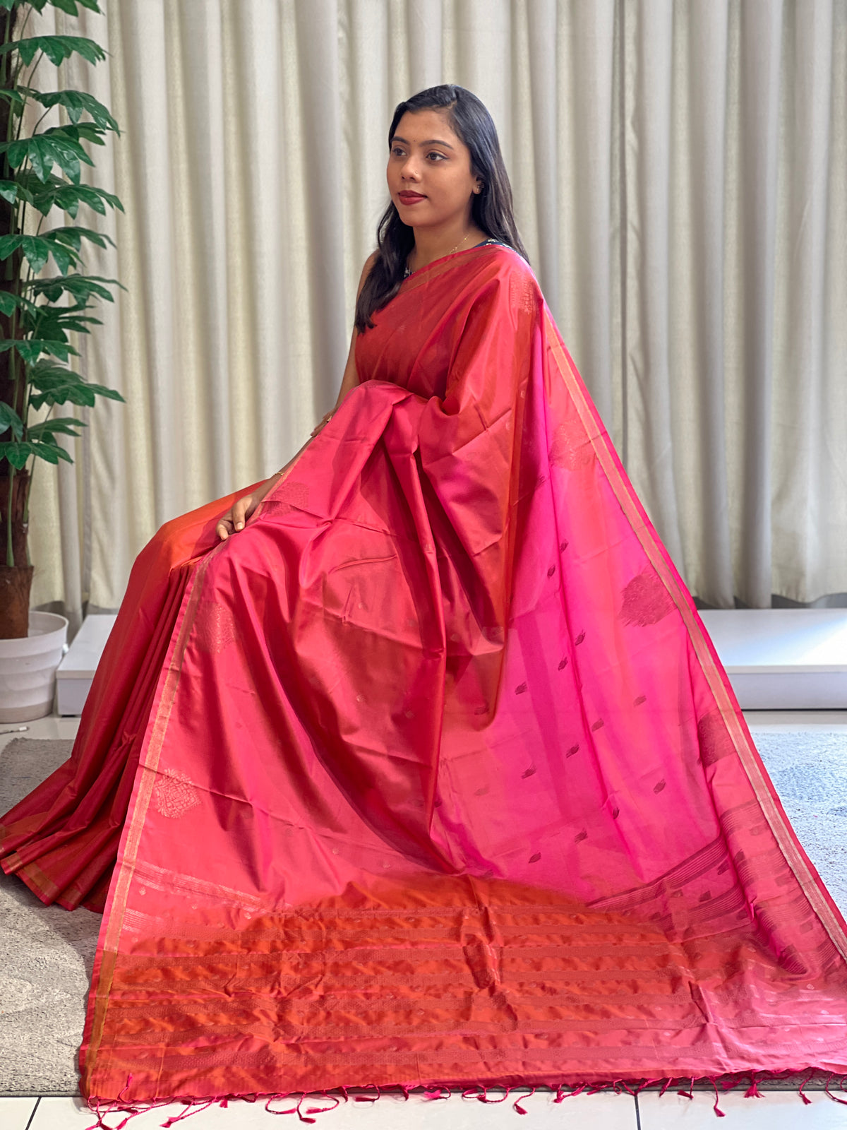 Golden Zari Woven Semi Soft Silk |  SEN131