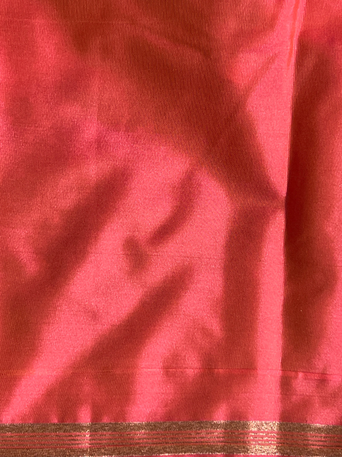 Golden Zari Woven Semi Soft Silk |  SEN131