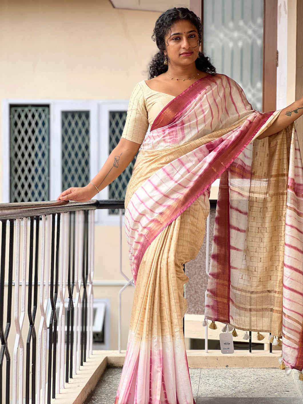 Mangalgiri Weaving Pattern Semi Tussar Saree | SK270