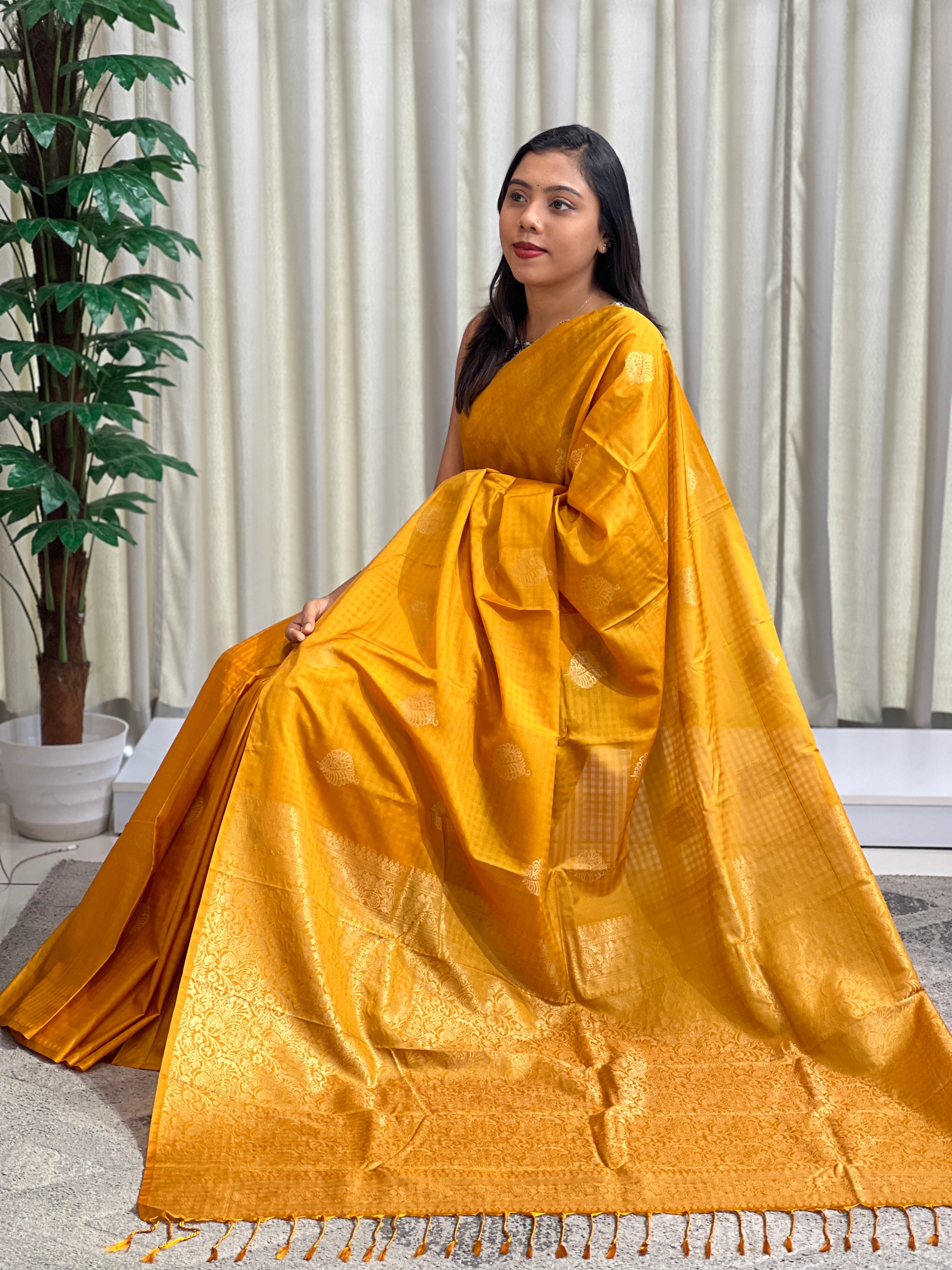 Check Woven Pattern Semi Soft Silk Saree | SEN135