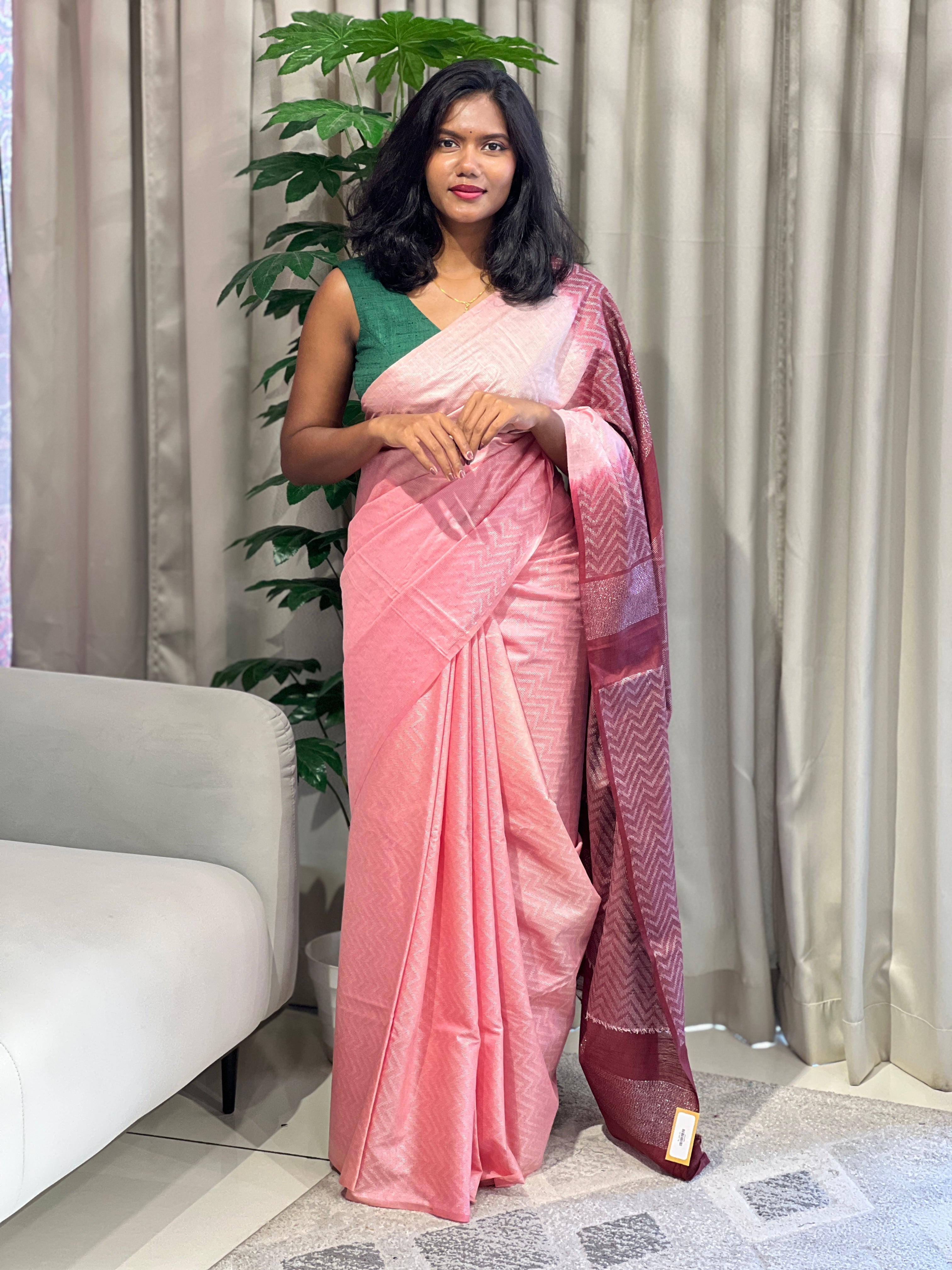 Thread & Zari Woven Zigzag Patterned Bhagalpuri Linen Saree | NHH554