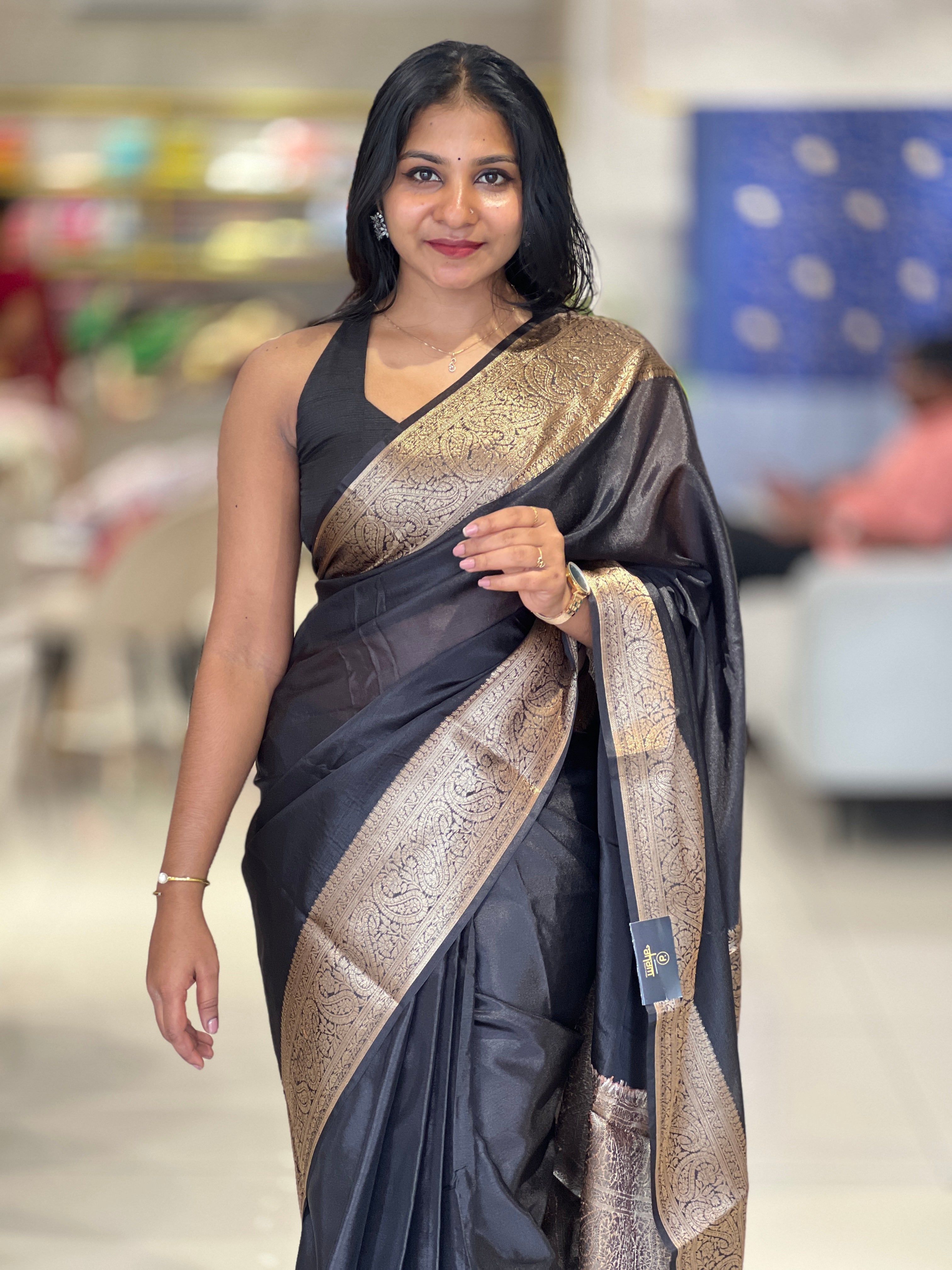 Paisley Detailed Banarasi Weaved Warm Silk Saree | NN111