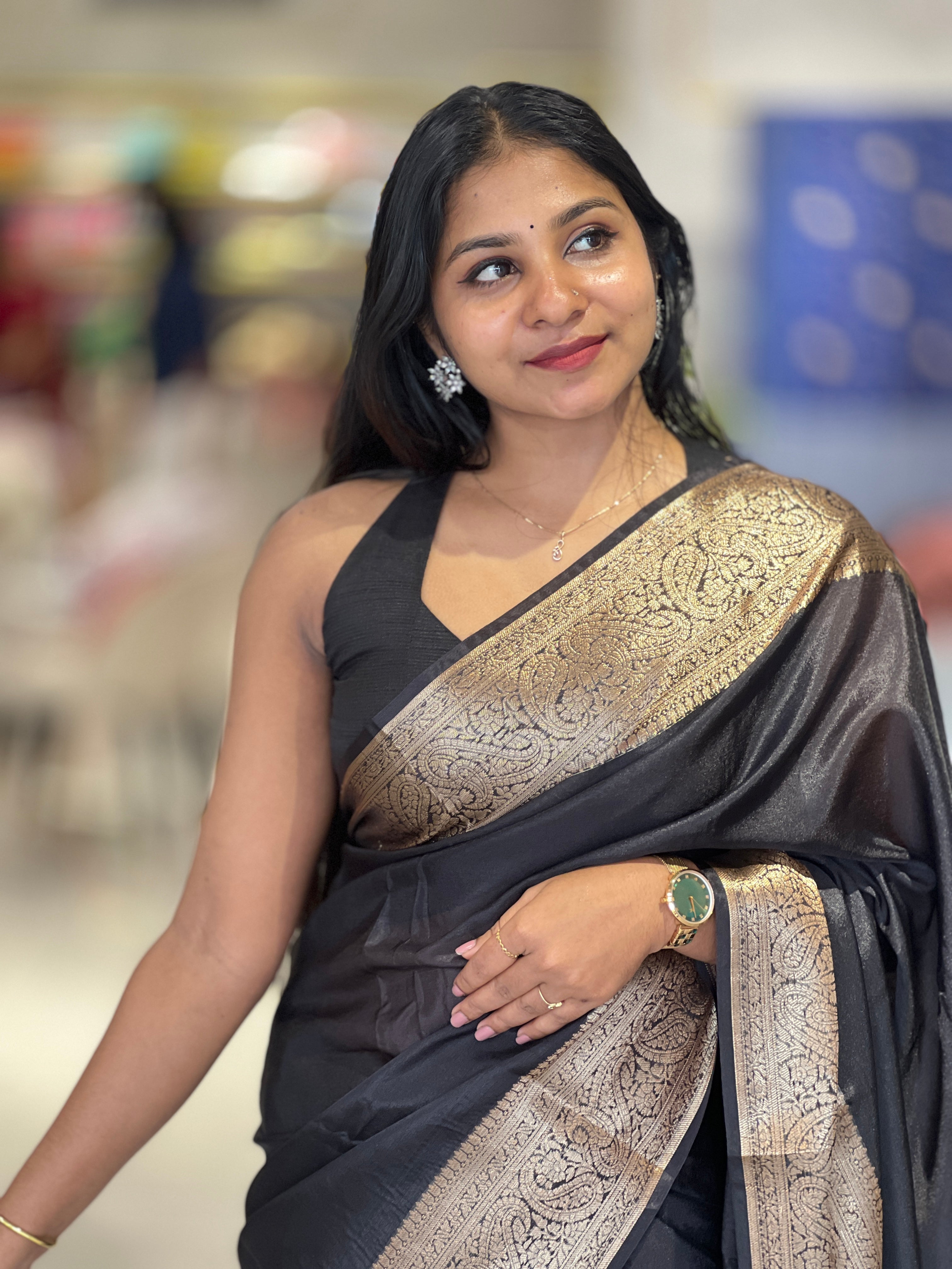 Paisley Detailed Banarasi Weaved Warm Silk Saree | NN111