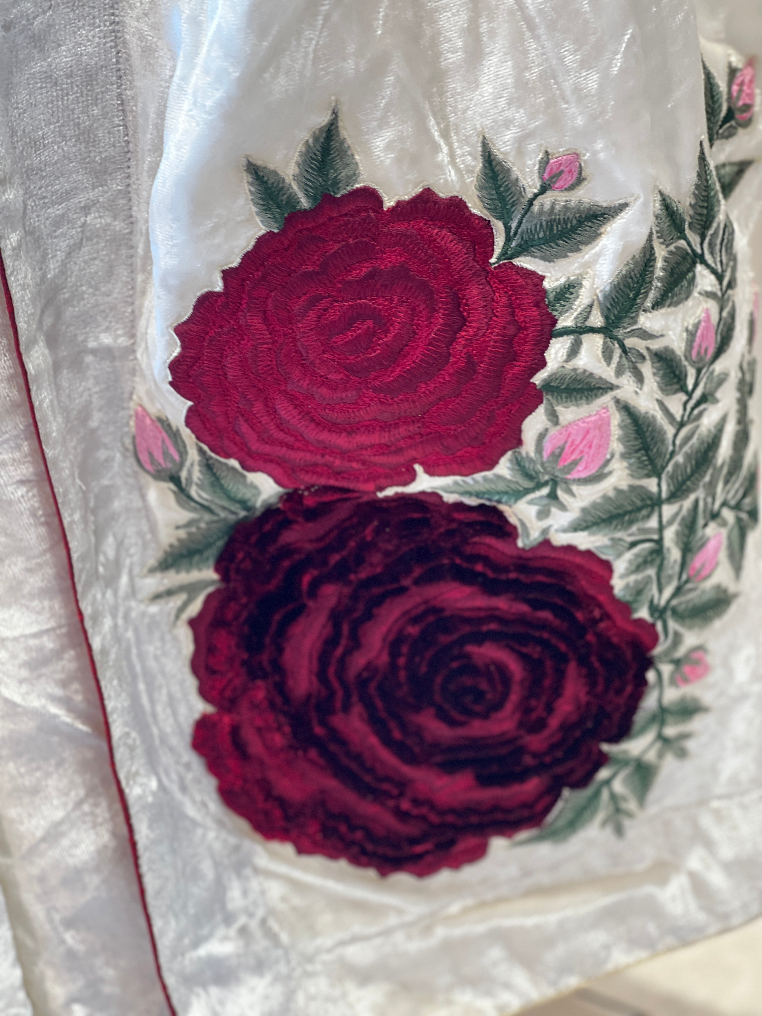 Floral Applique Detailed Velvet Saree | DN795